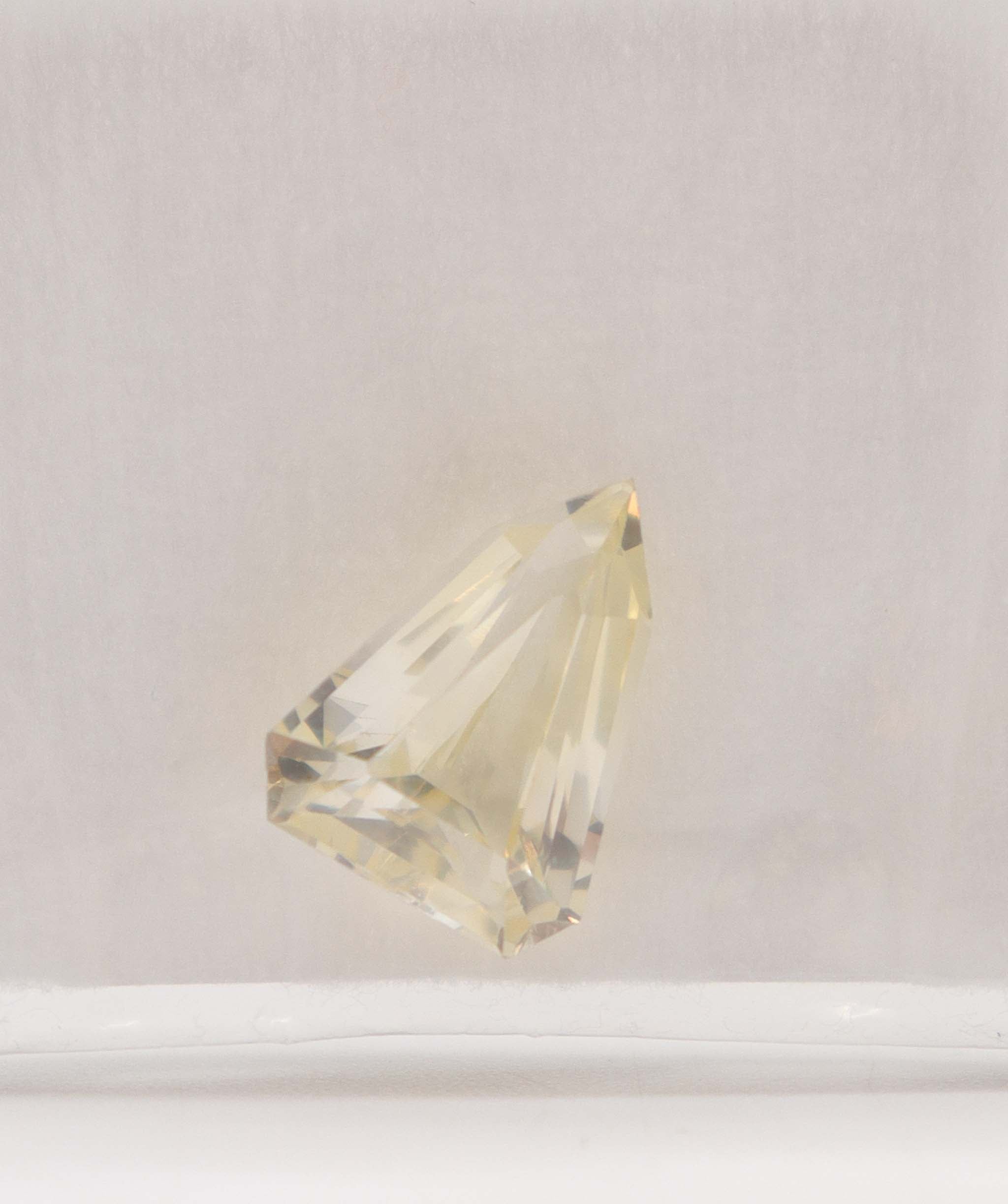 Luxury Promise Yellow Sapphire Natural Unheated (Yellow Diamond Blend) 4.29ct MS8957