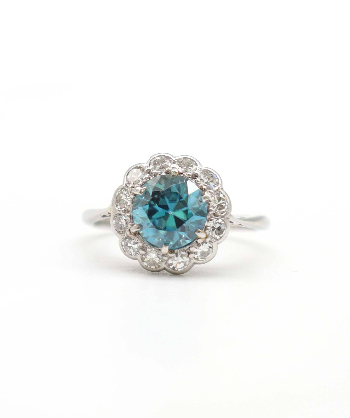 Luxury Promise A Zircon and Diamond Cluster Ring WA611641