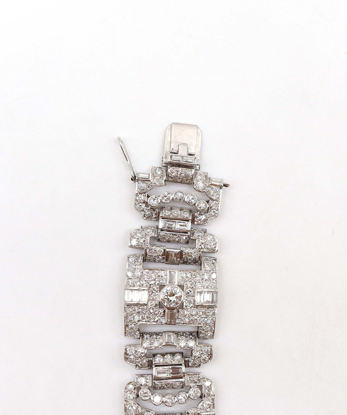 Luxury Promise An Art Deco Diamond Bracelet WA19282