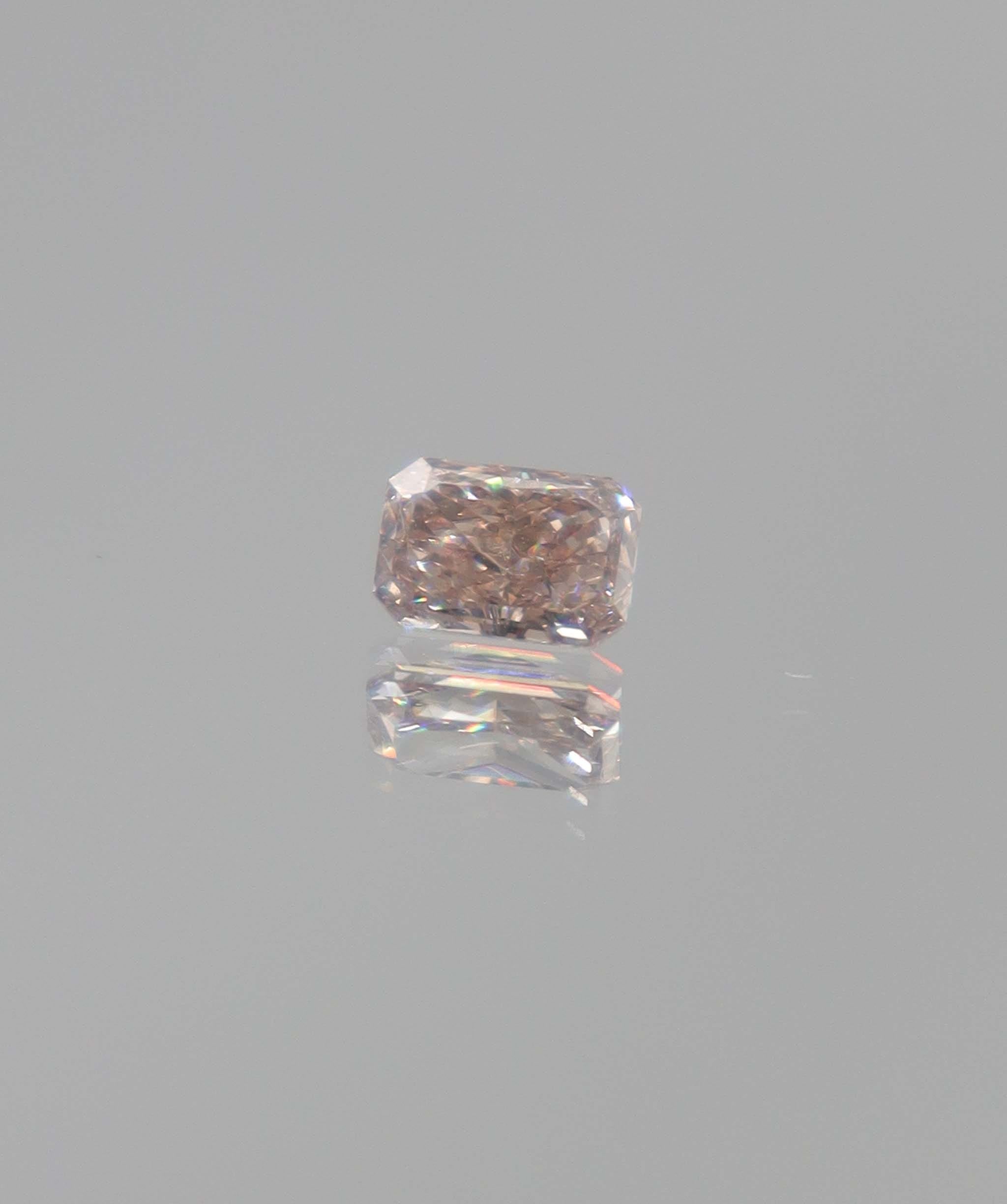Luxury Promise 0.51ct Diamond Radiant DXBN0668