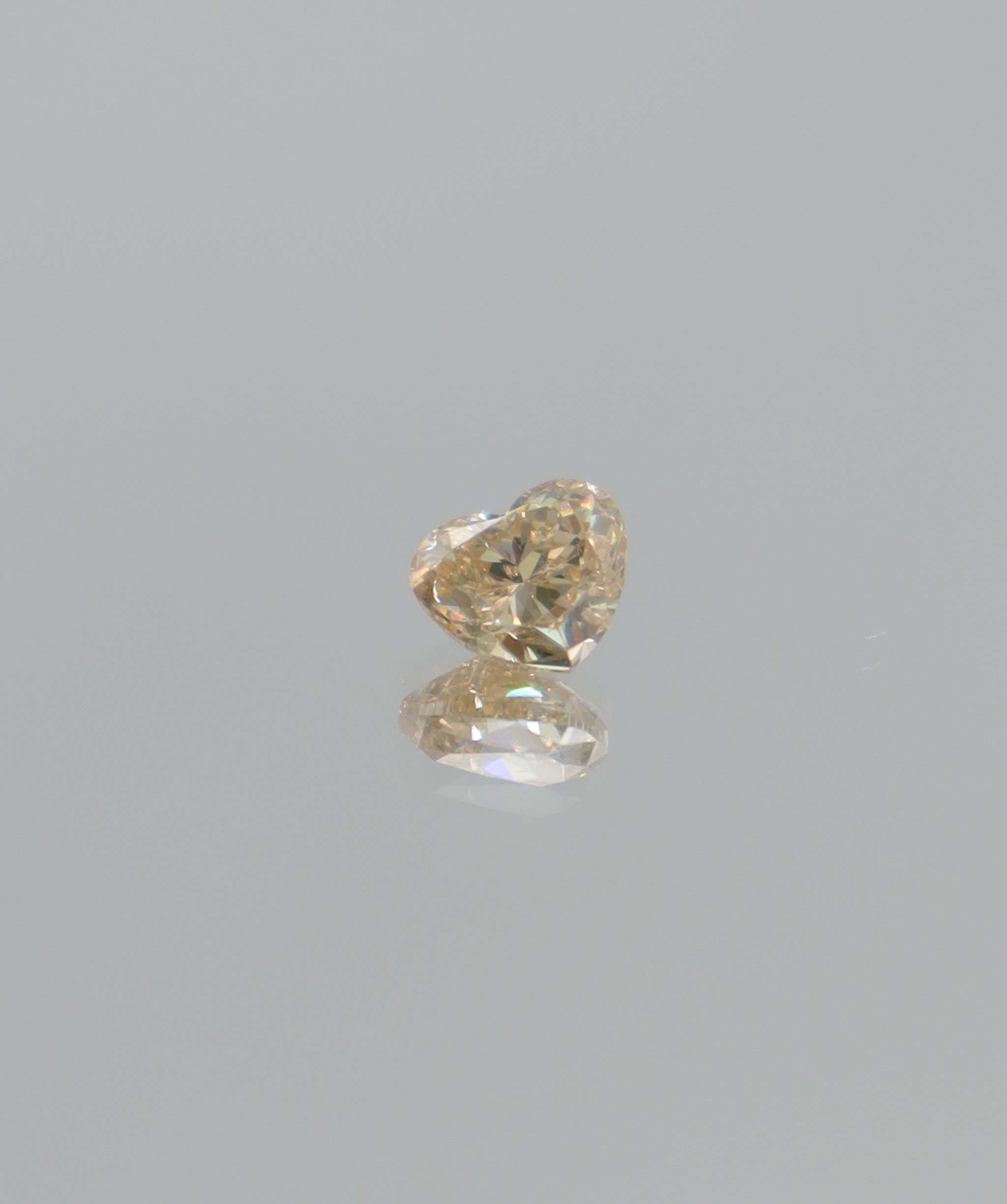 Luxury Promise 0.72ct DIAMOND HEART DXBN0750