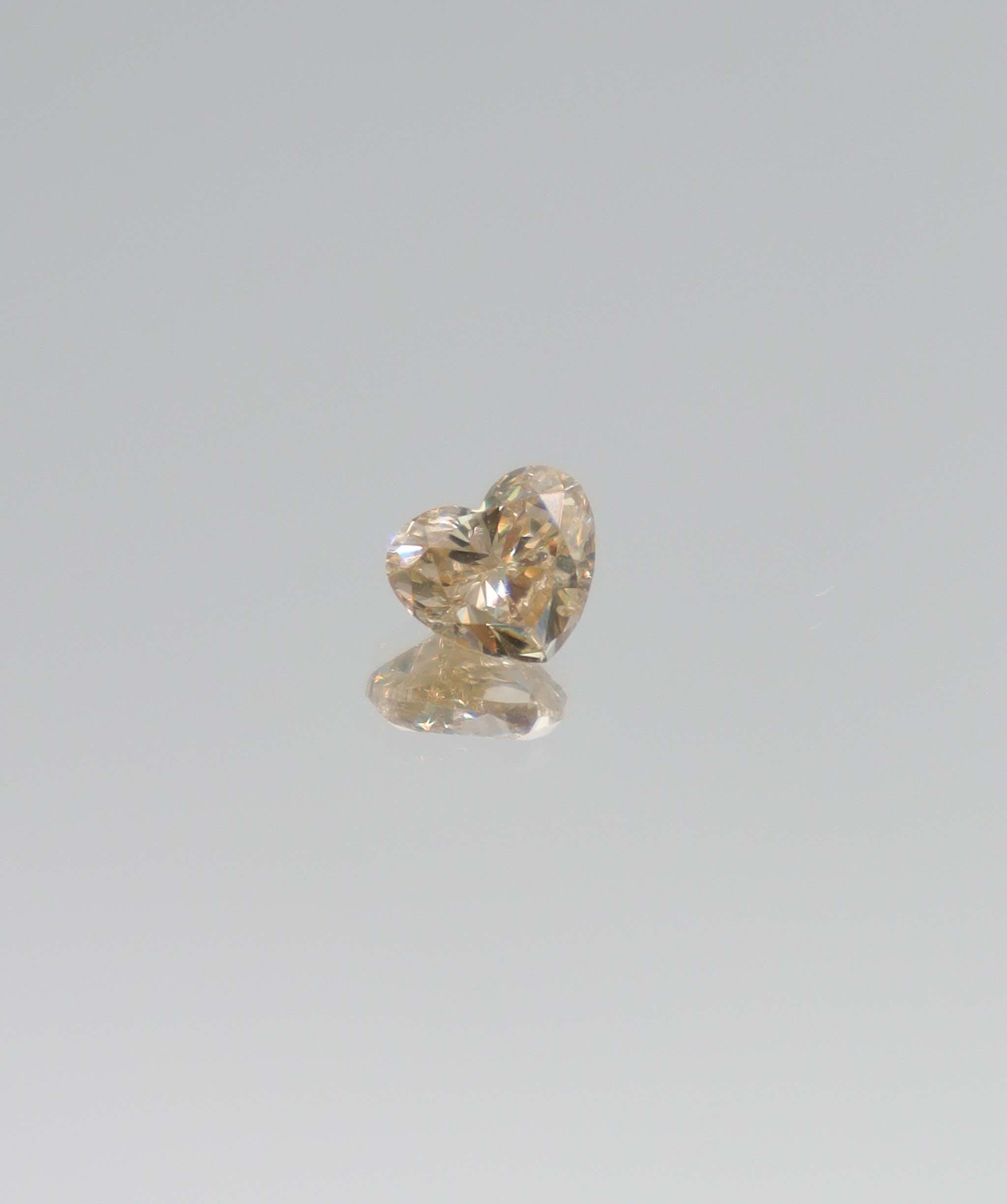 Luxury Promise 0.72ct DIAMOND HEART DXBN0750