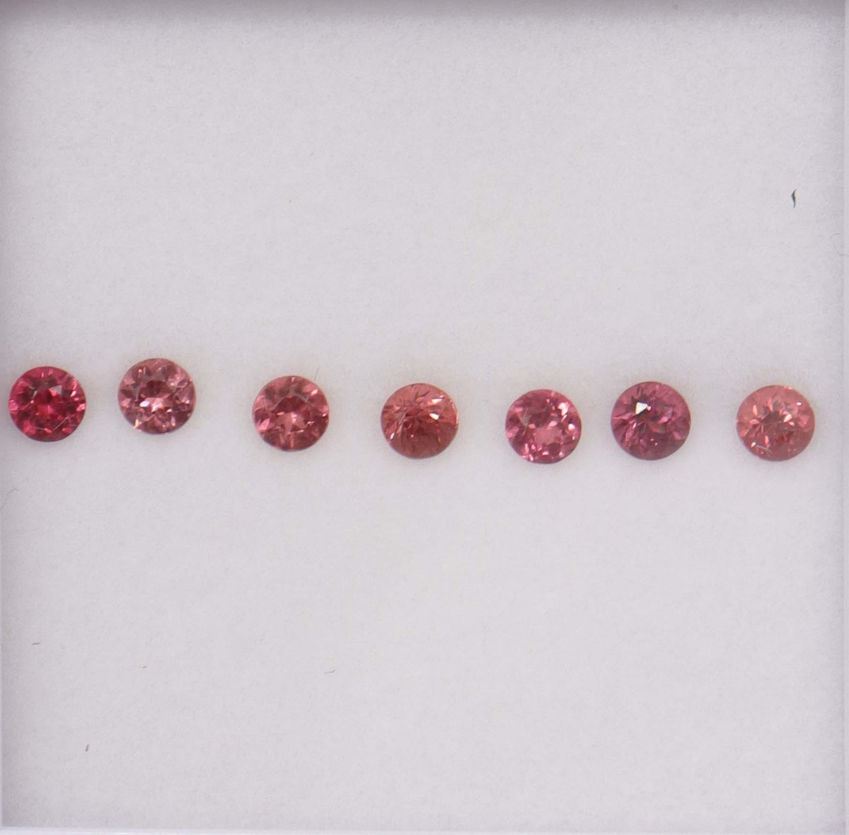 Luxury Promise 1.00ct Marsala Red Spinel Melee Set DXBCS6325