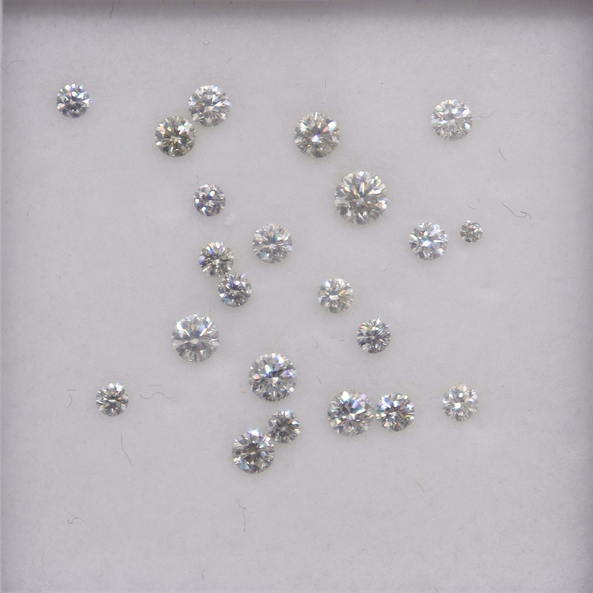 Luxury Promise 1.02ct LIGHT GREY DIAMOND MELEE graduated ( 22pcs) DXBN0771