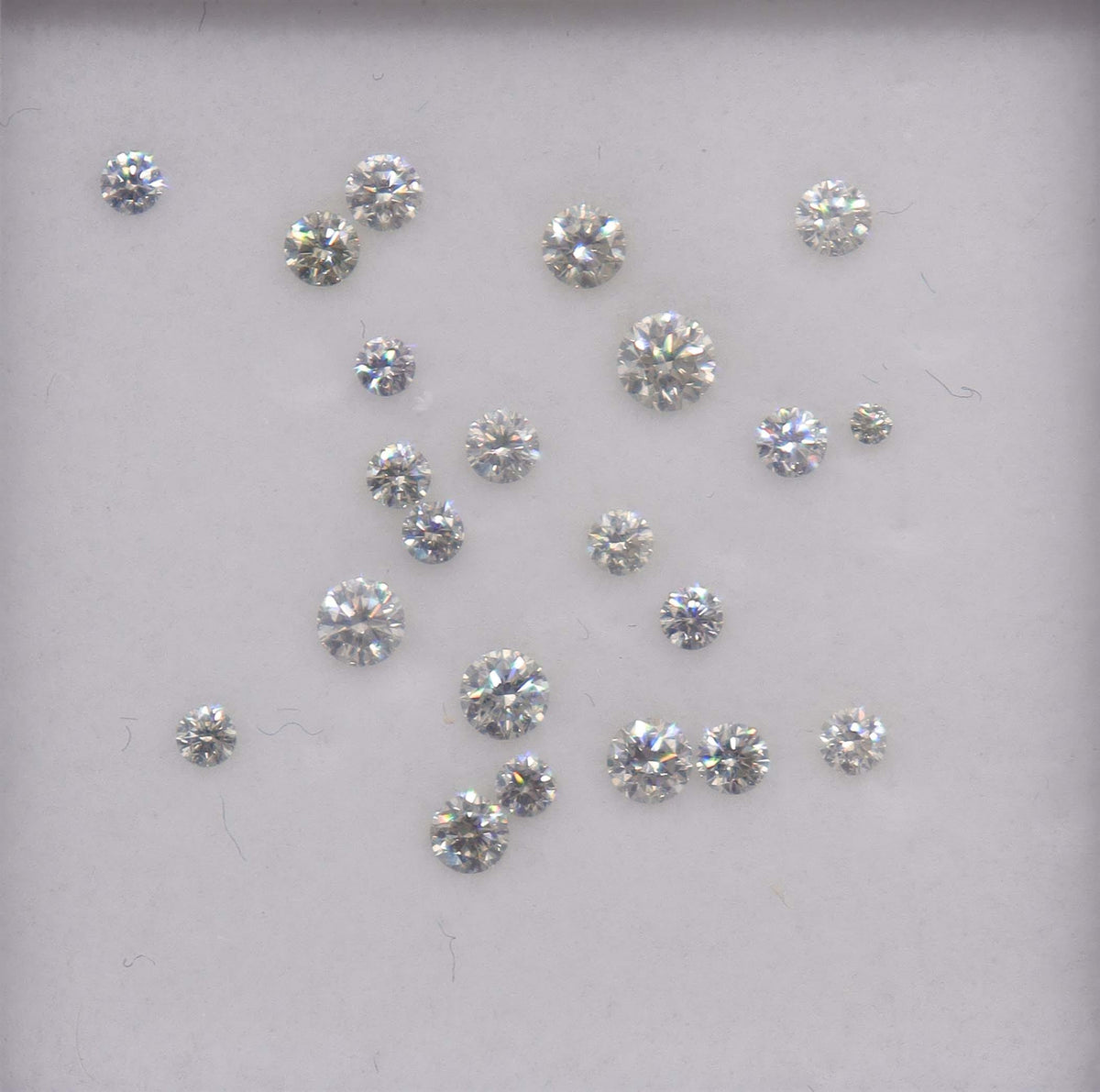 Luxury Promise 1.02ct LIGHT GREY DIAMOND MELEE graduated ( 22pcs) DXBN0771