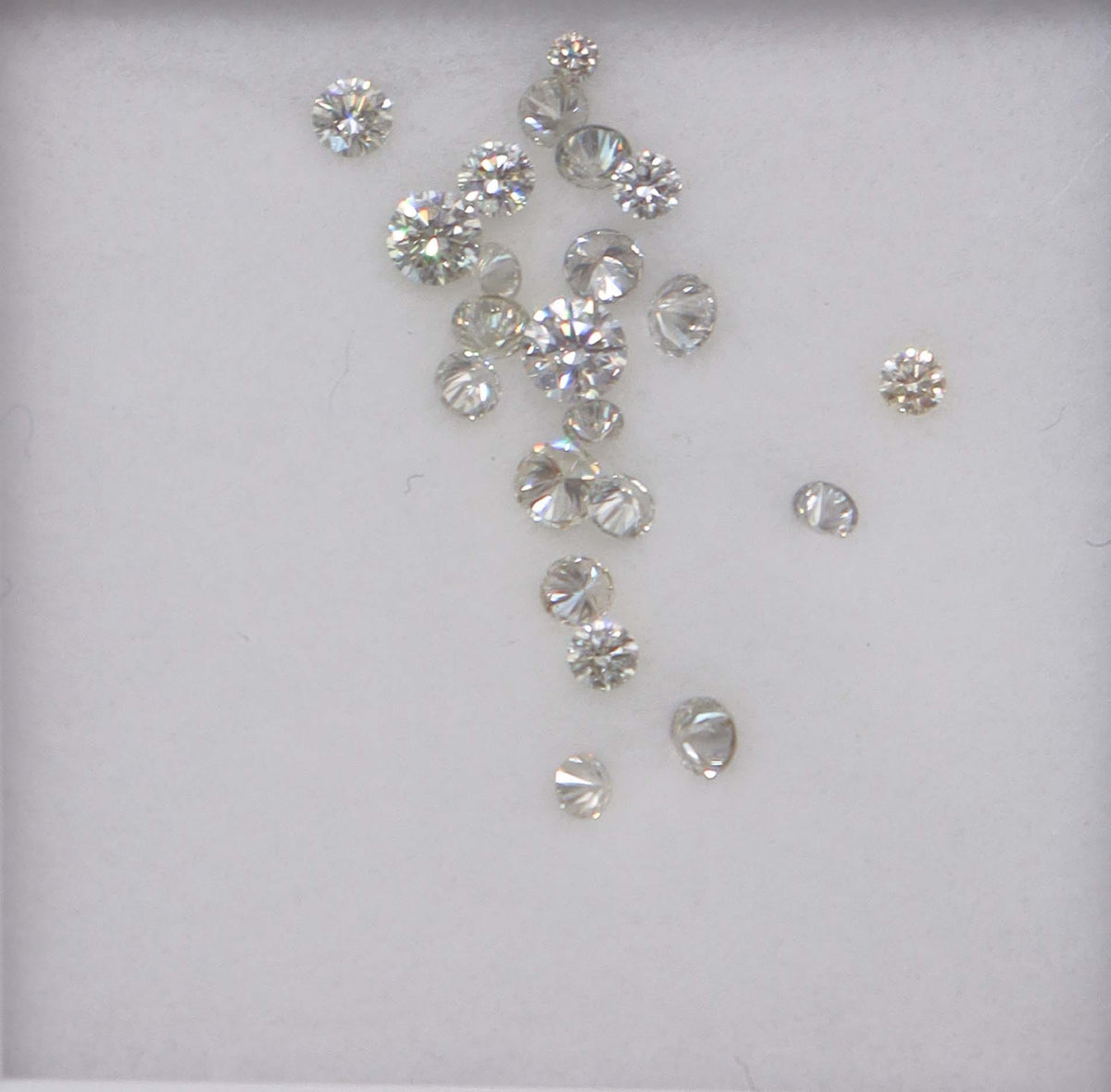 Luxury Promise 1.04ct LIGHT GREY DIAMOND MELEE graduated (22pcs )DXBN0762