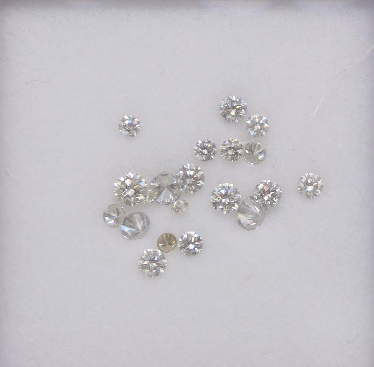 Luxury Promise 1.05ct LIGHT GREY DIAMOND MELEE graduated (21pcs) DXBN0768