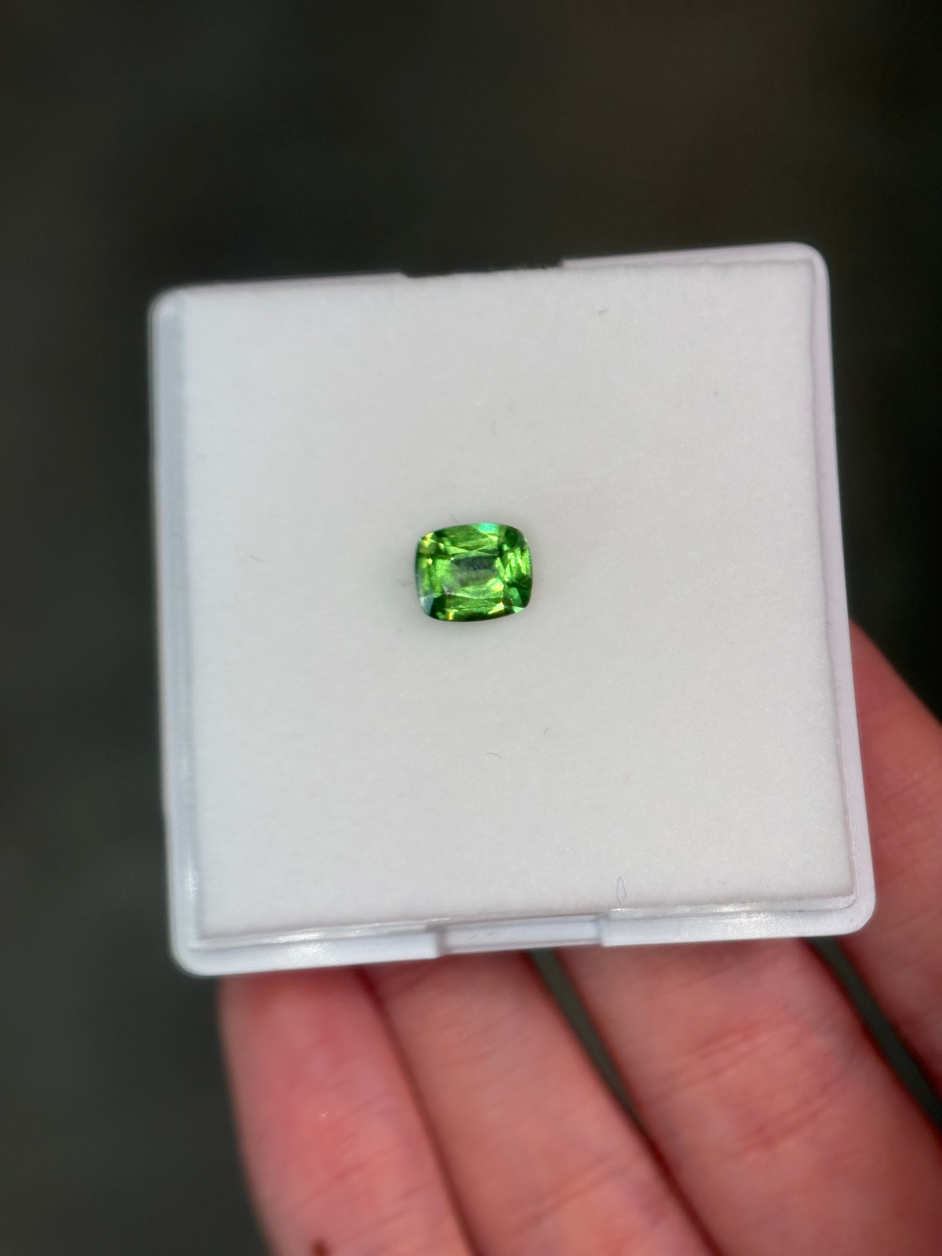 Luxury Promise 1.06ct Tsavorite Cushion DXBCS5937