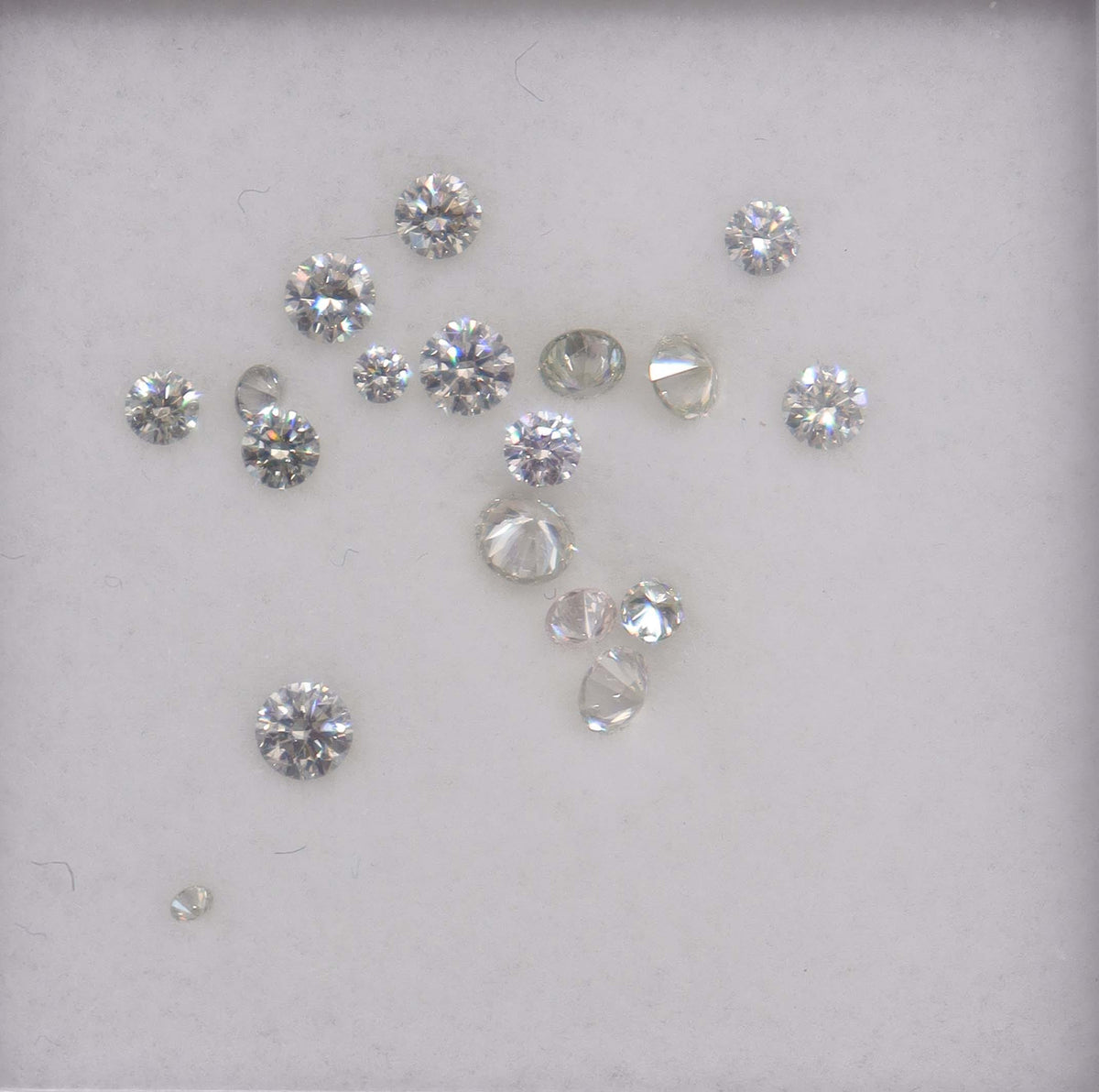 Luxury Promise 1.08ct LIGHT GREY DIAMOND MELEE graduated (18pcs) DXBN0760