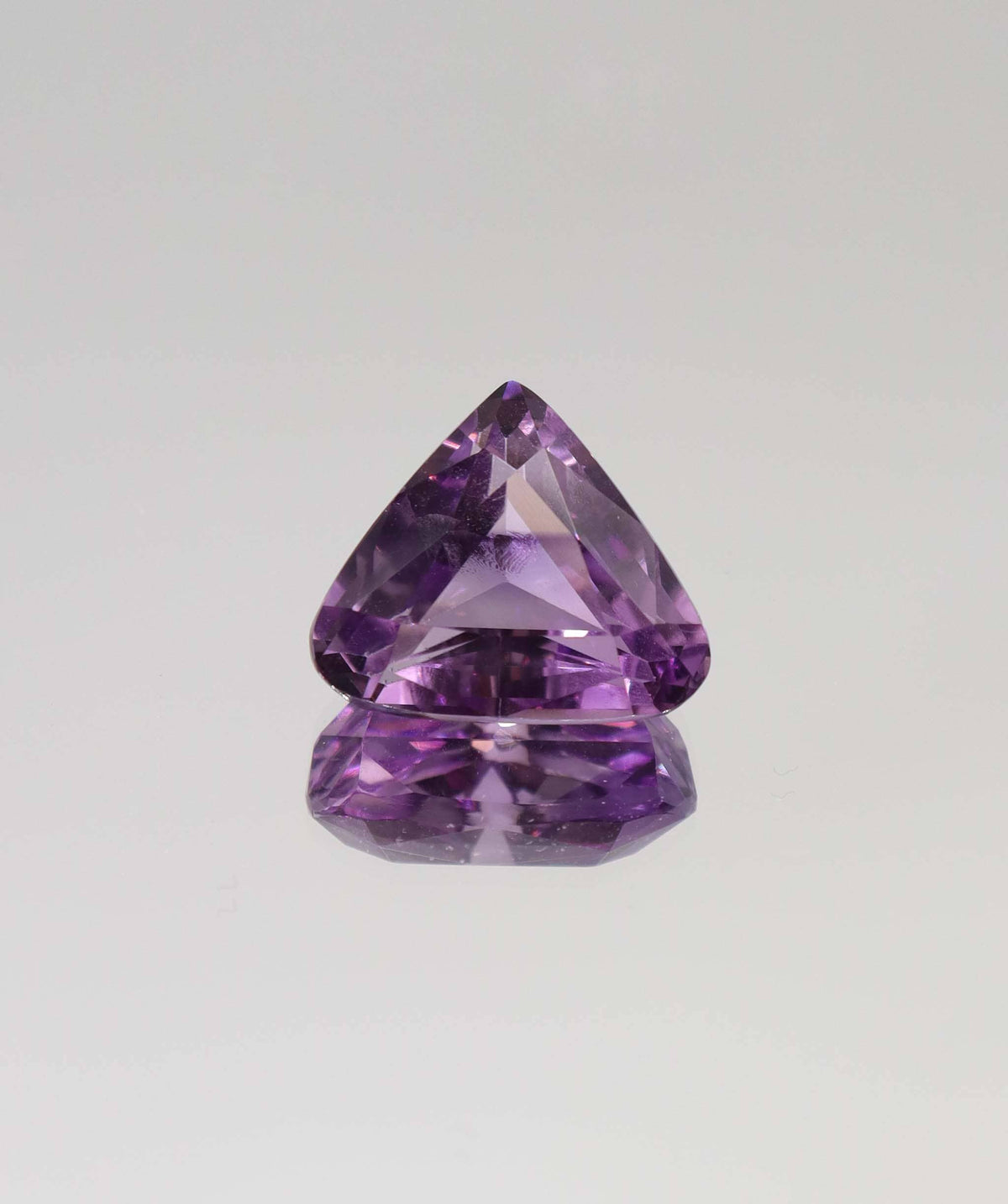Luxury Promise 13.80ct Amethyst Trilliant DXBCD2211