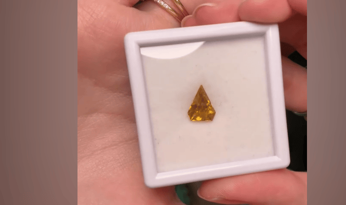 Luxury Promise 2.00ct Sphene Fancy Cut DXBCS5128