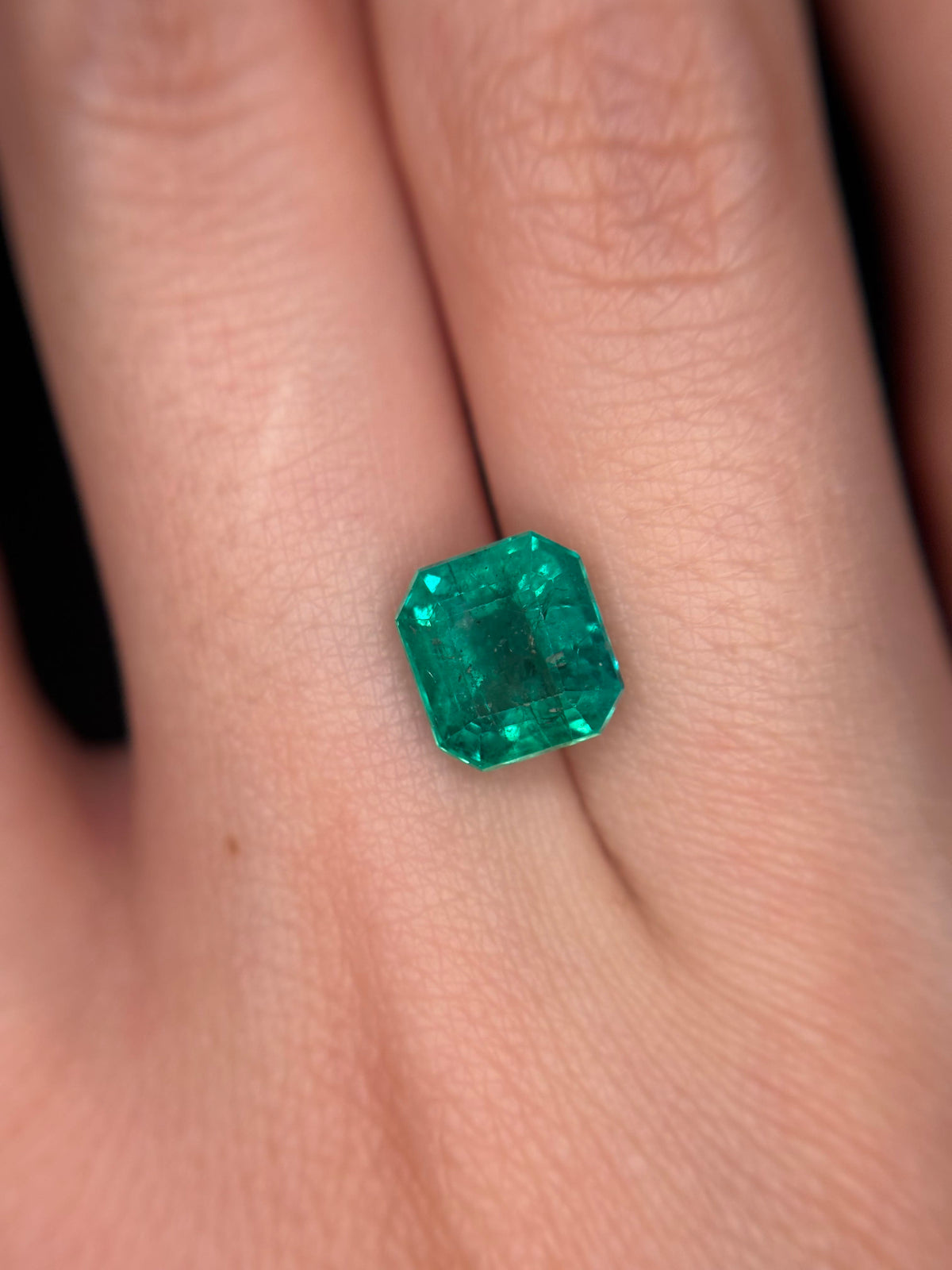 Luxury Promise 2.15ct Emerald THAIC1475
