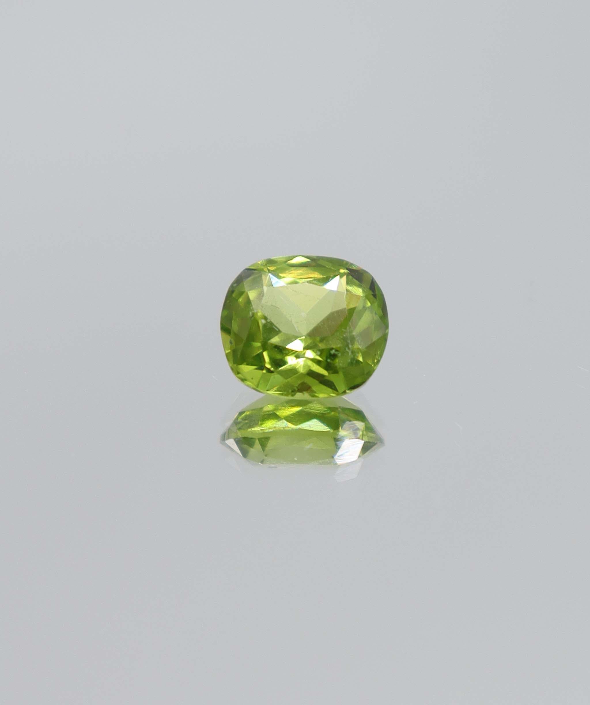 Luxury Promise 2.32ct Peridot Cushion DXBCS5810