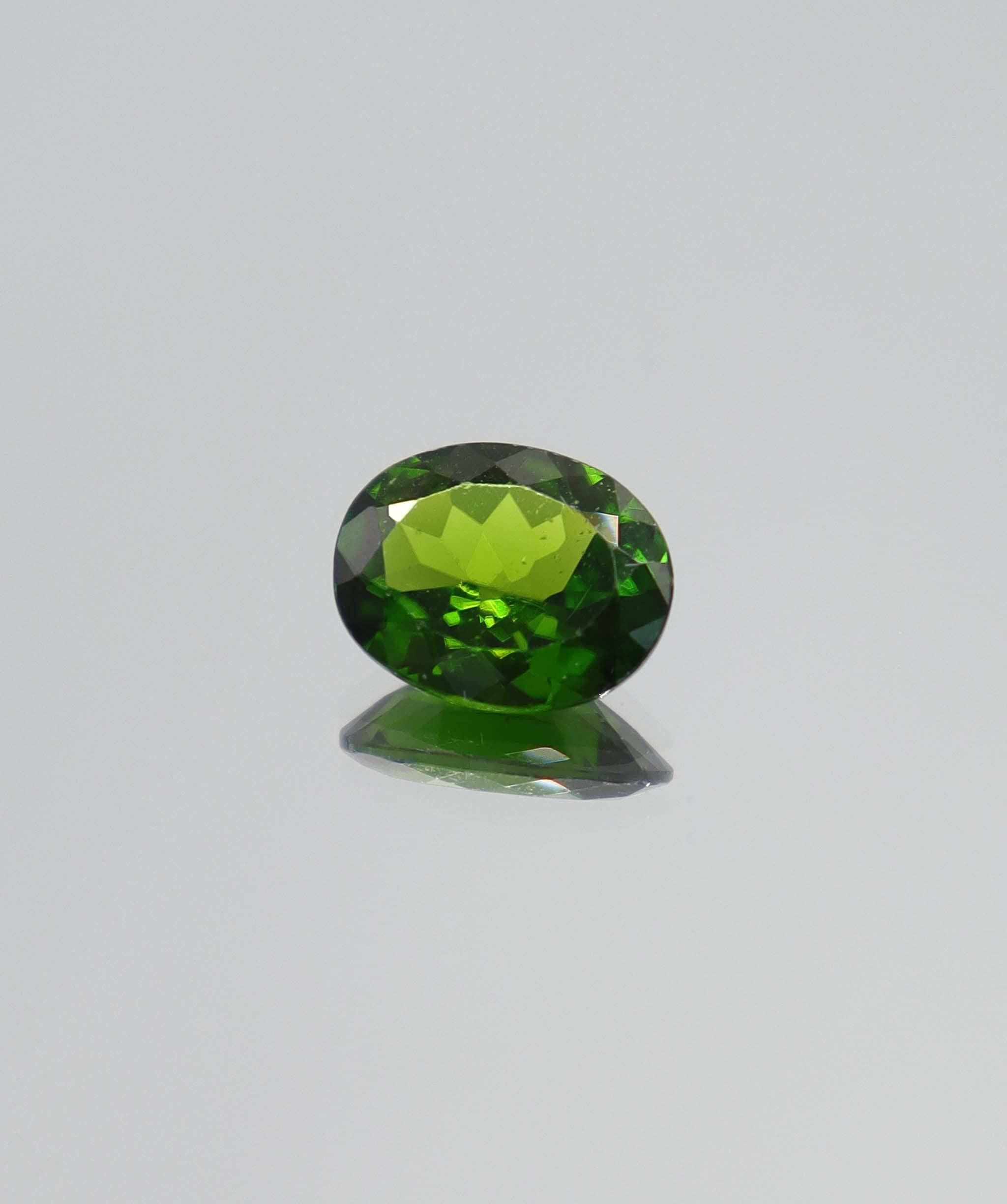 Luxury Promise 2.3ct Chrome Dioside Oval DXBCS5796