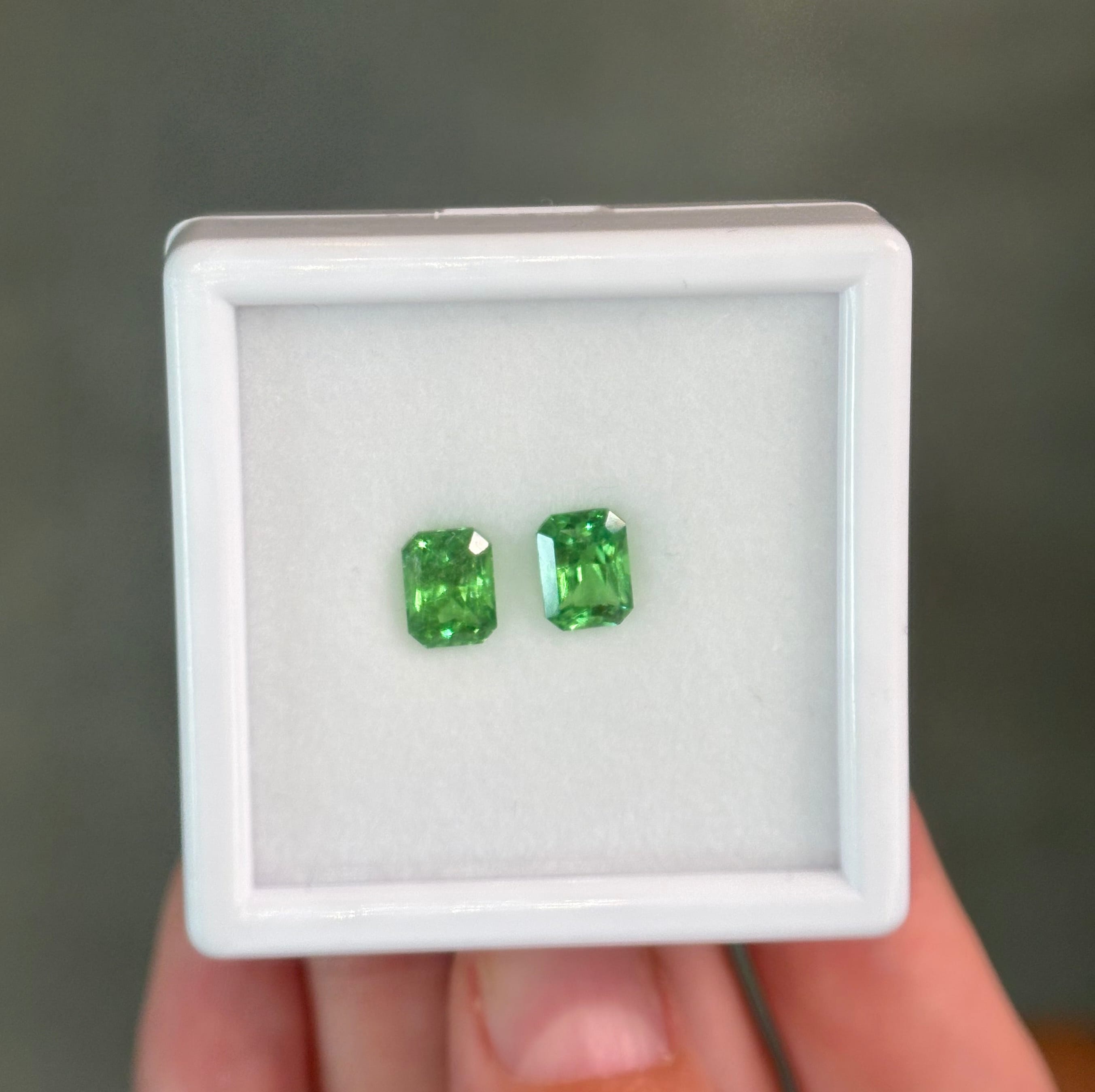 Luxury Promise 2.44ct Tsavorite emerald PAIR DXBCS5905