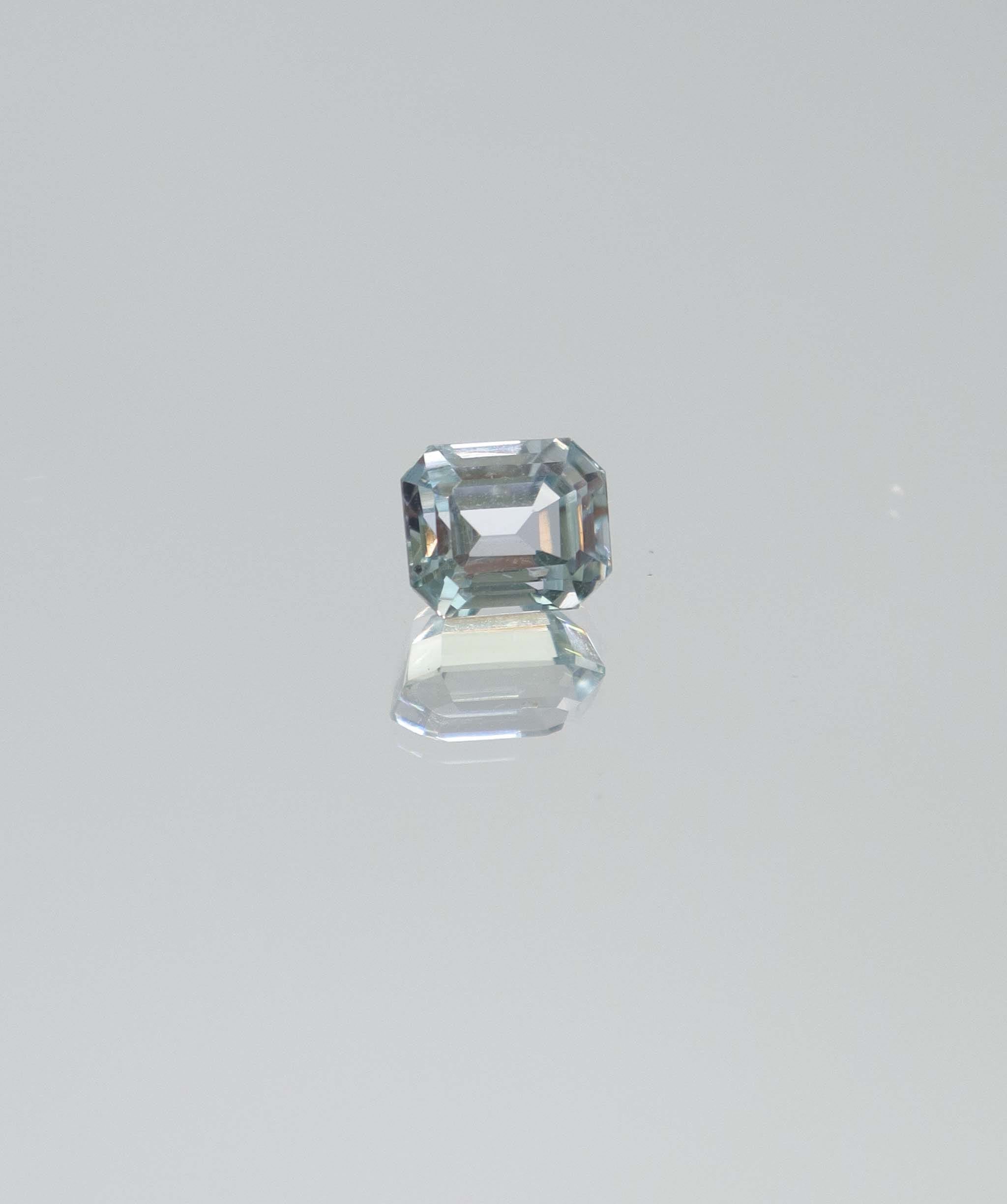 Luxury Promise 2.49ct Green Kunzite emerald cut DXBCD2014
