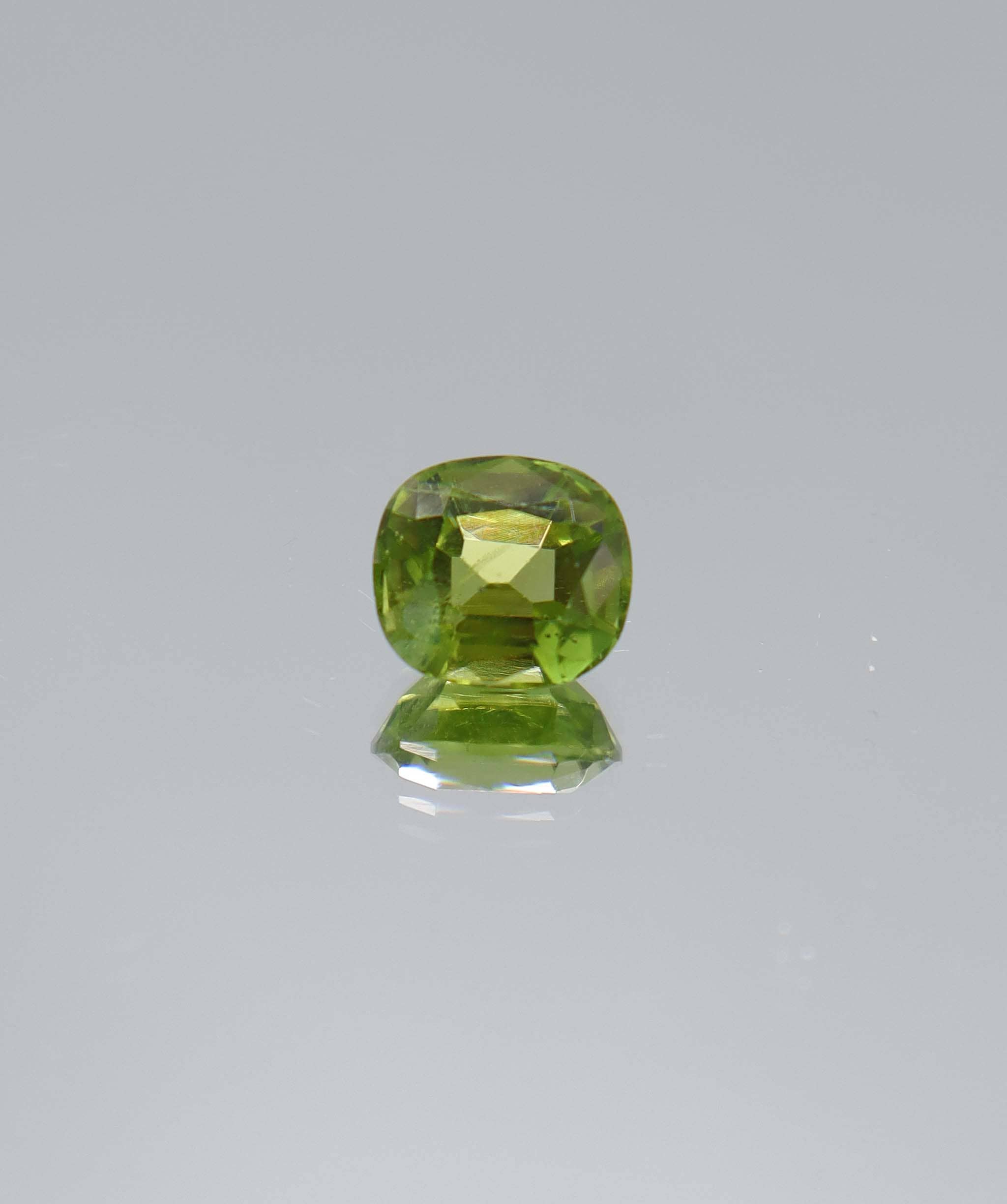 Luxury Promise 2.87ct Peridot Emerald DXBCS6004