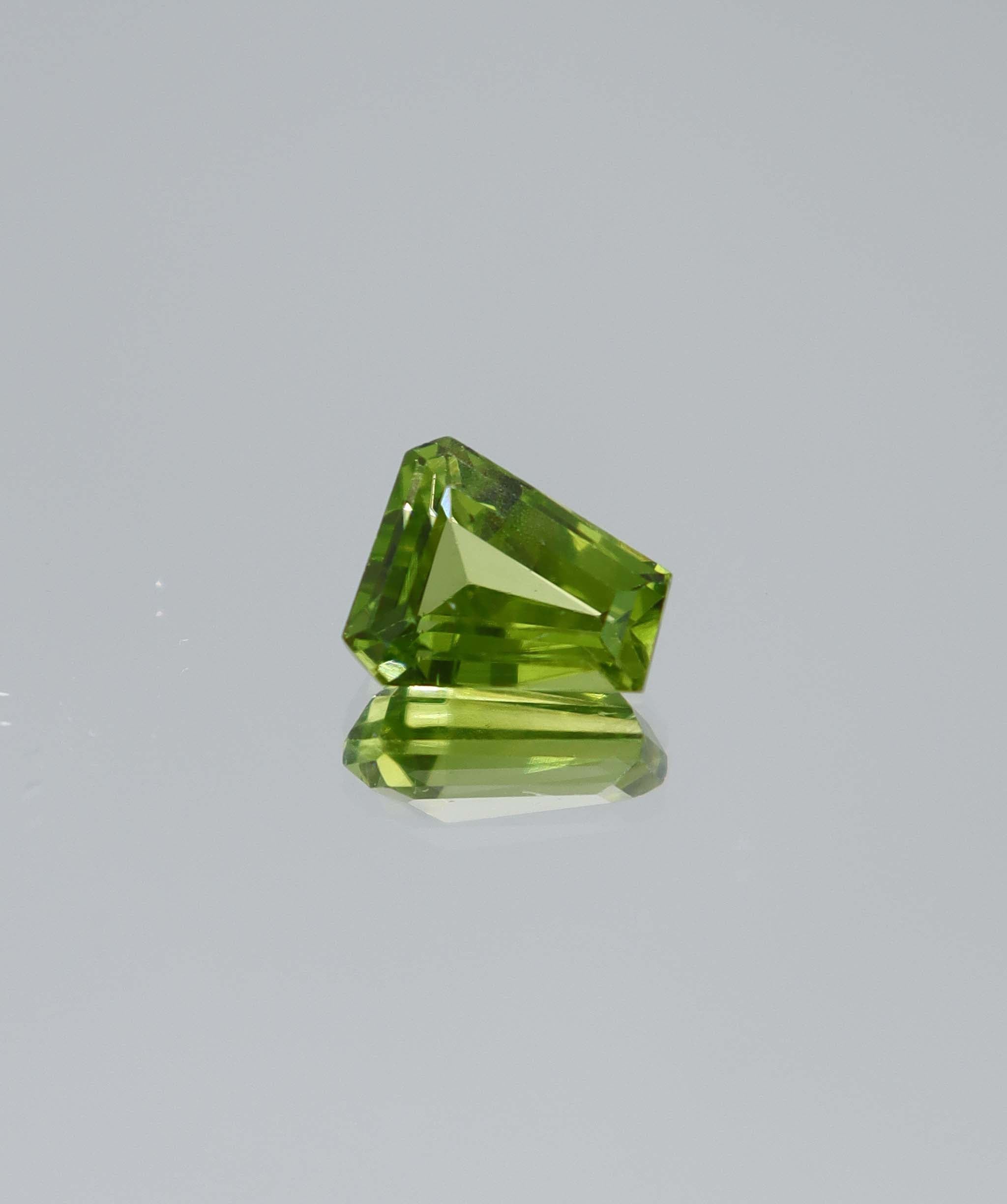 Luxury Promise 3.00ct Peridot Shield Fancy DXBCS5999