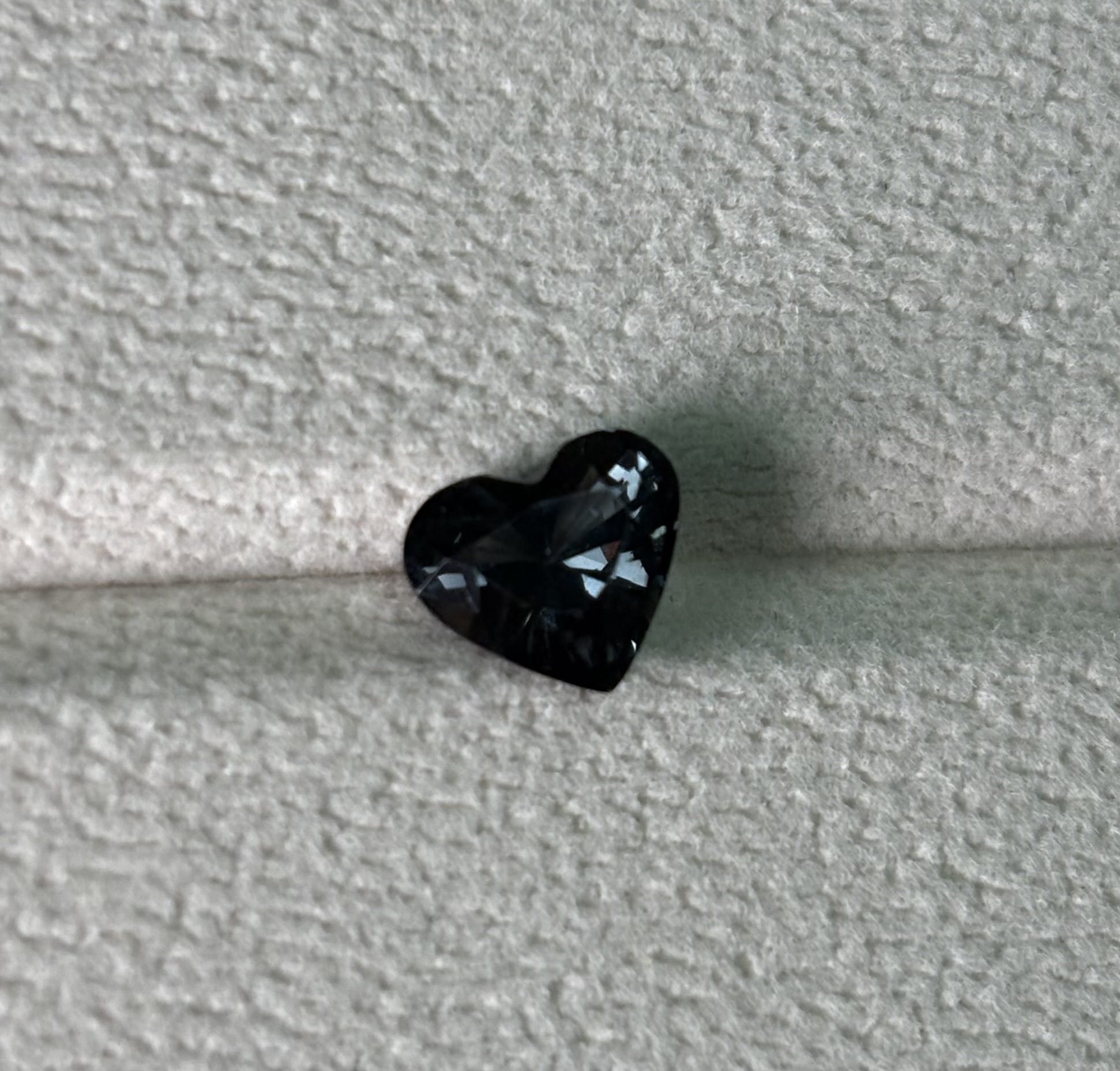 Luxury Promise 3.36ct Grey Heart Spinel Mahenge ** DXBCS1635