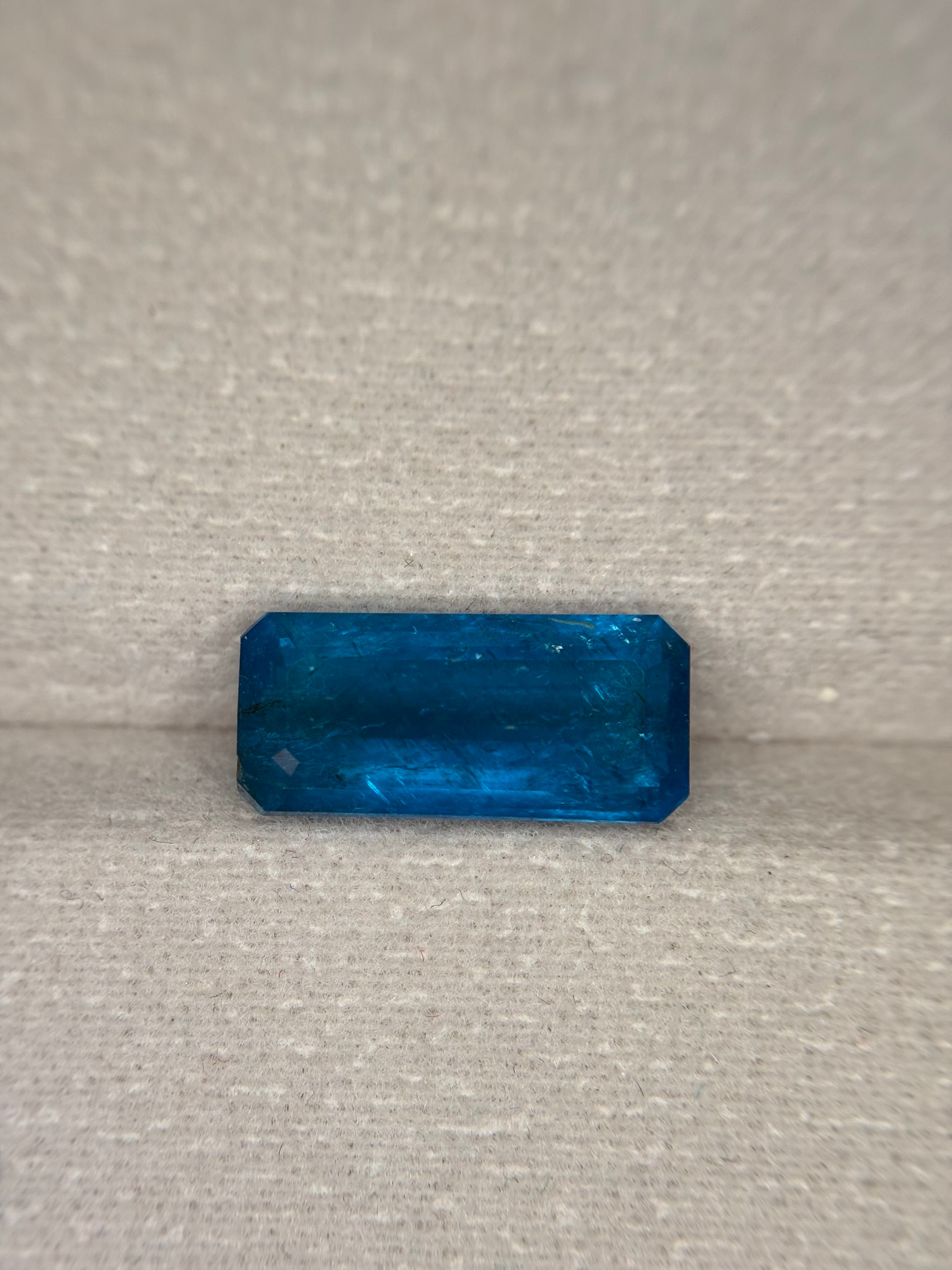 Luxury Promise 4.25ct Electric Blue Apatite Emerald THAIC0505