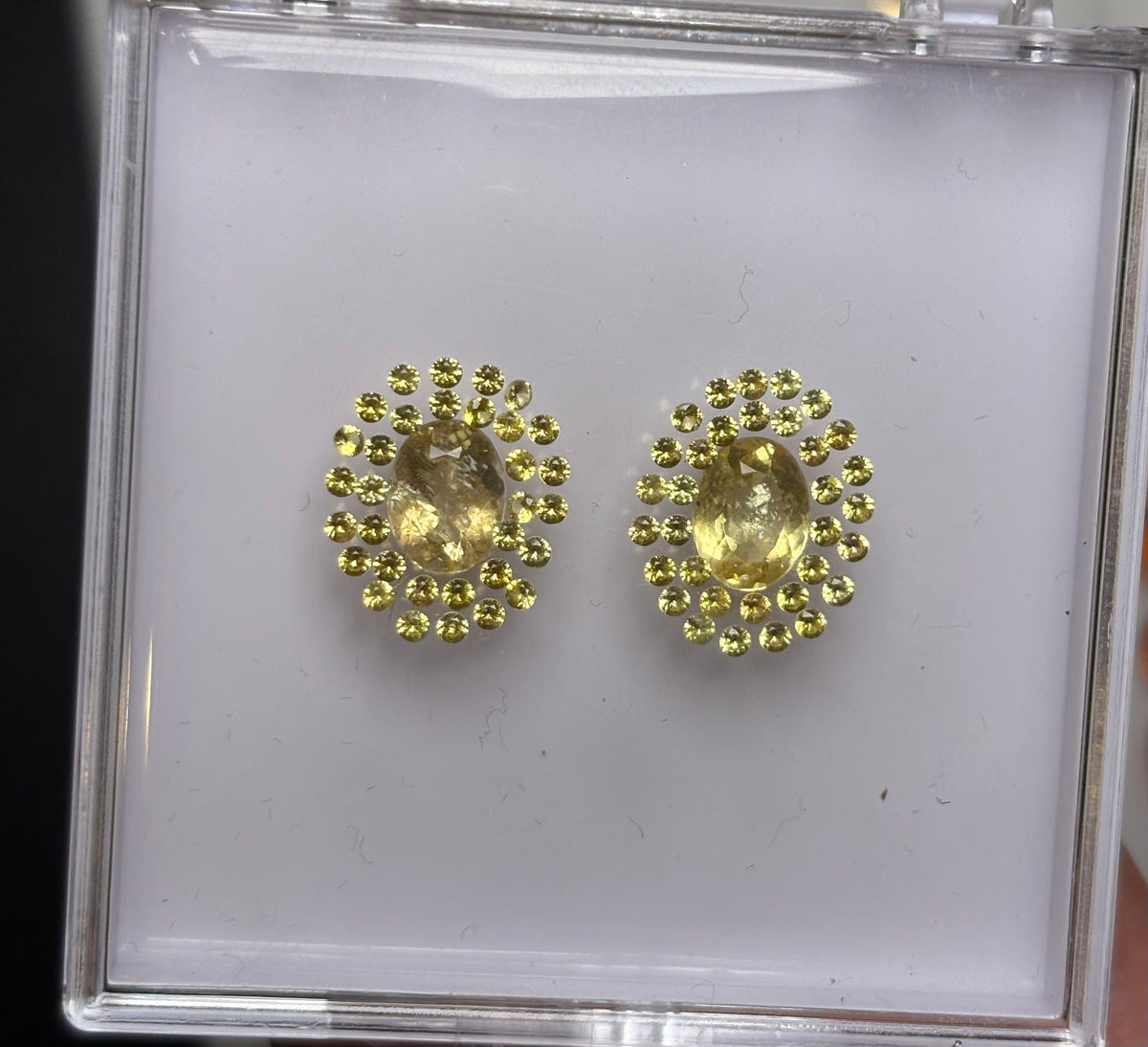 Luxury Promise 5.50ct Golden Sapphire & Golden Beryl Earrings Set (3.00ct sapphires, 2.50ct beryls) THAIC0985