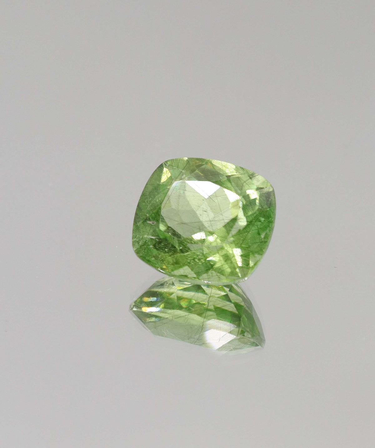 Luxury Promise 9.5ct Peridot Heart DXBCD2171
