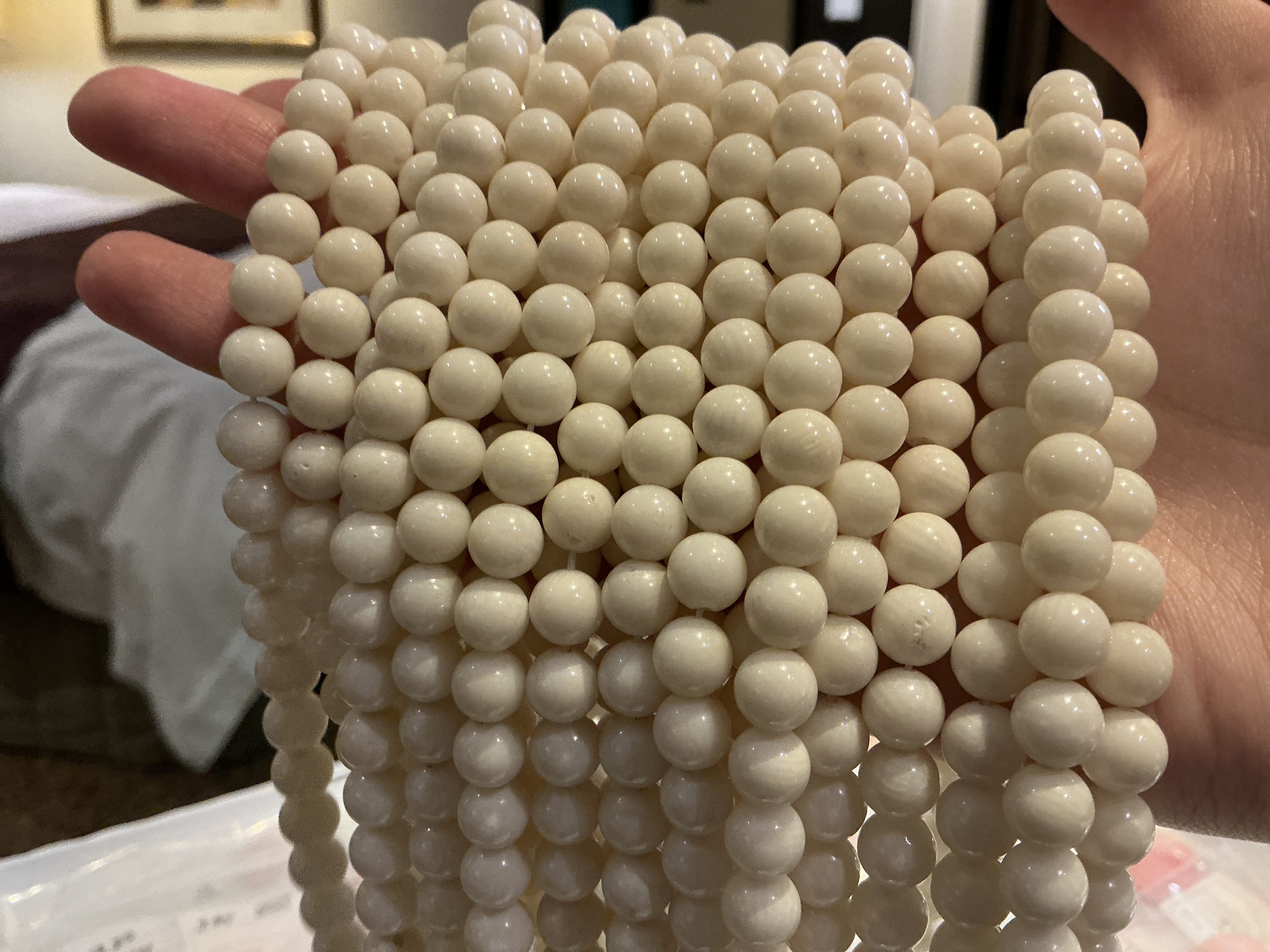 Luxury Promise Natural White Coral 8mm 16" #19 THAIC0394