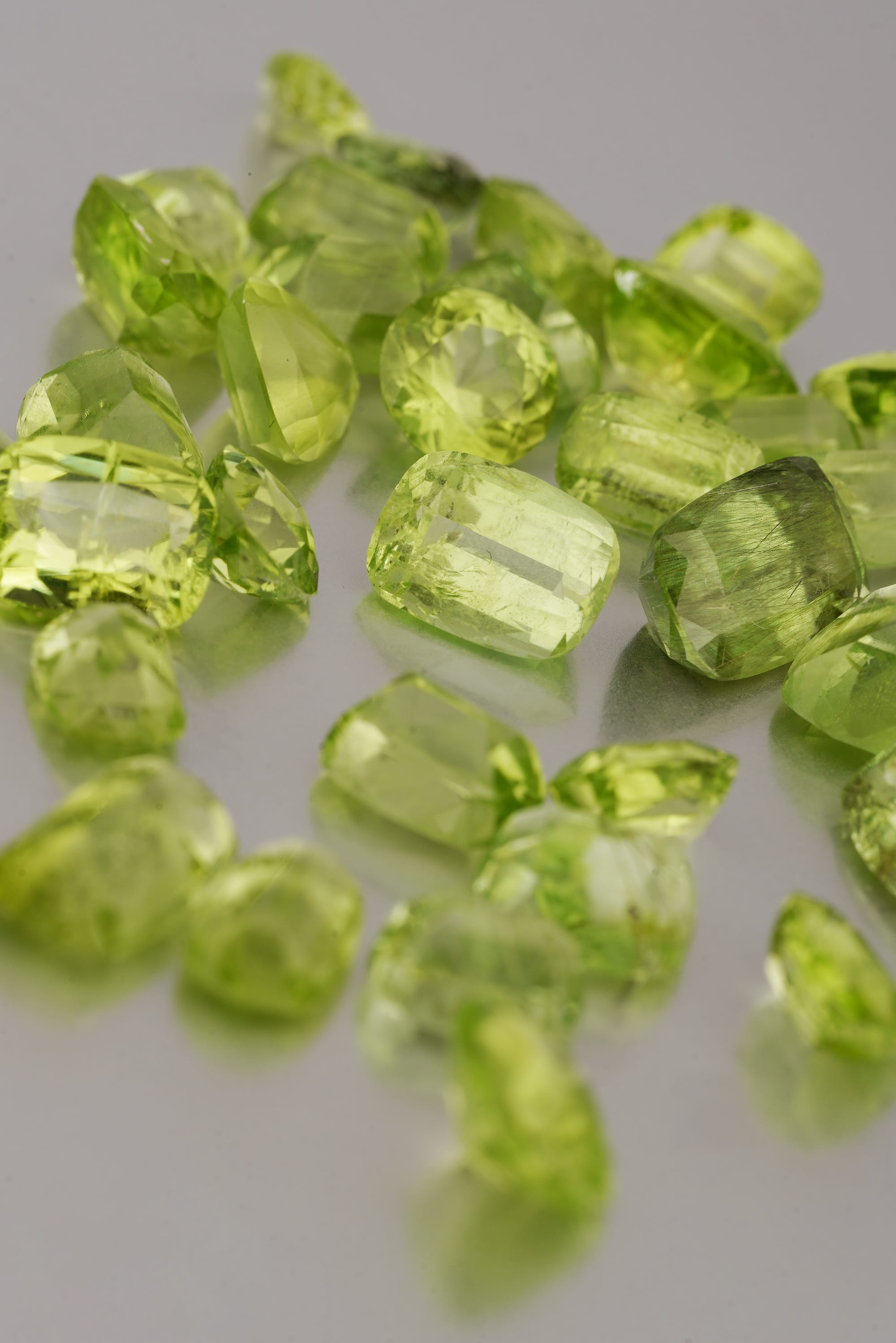 Luxury Promise #P9 Peridot - Green PAK09