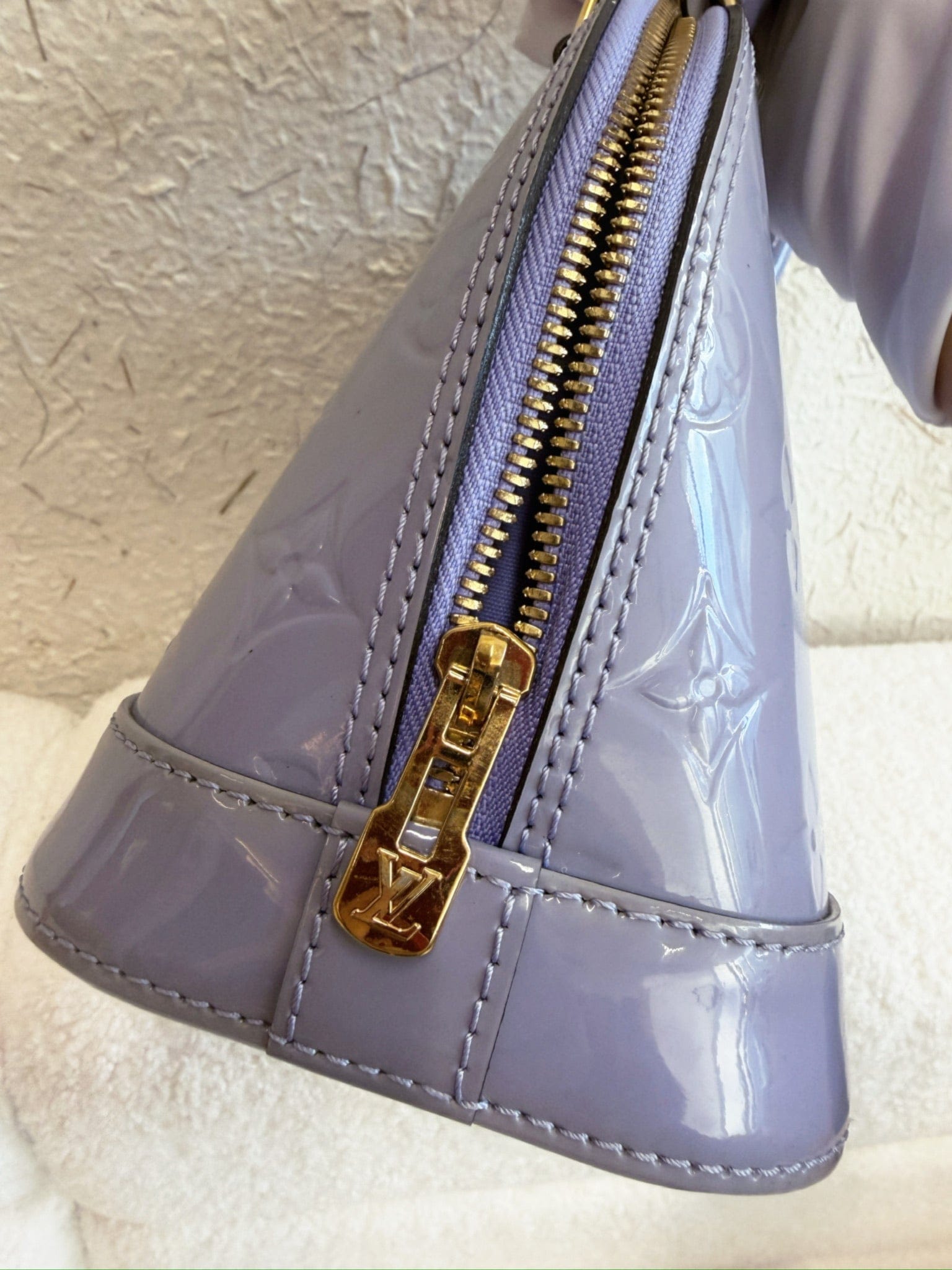 Luxury Promise Louis Vuitton Alma BB Vernis Patent Leather Light Lavender