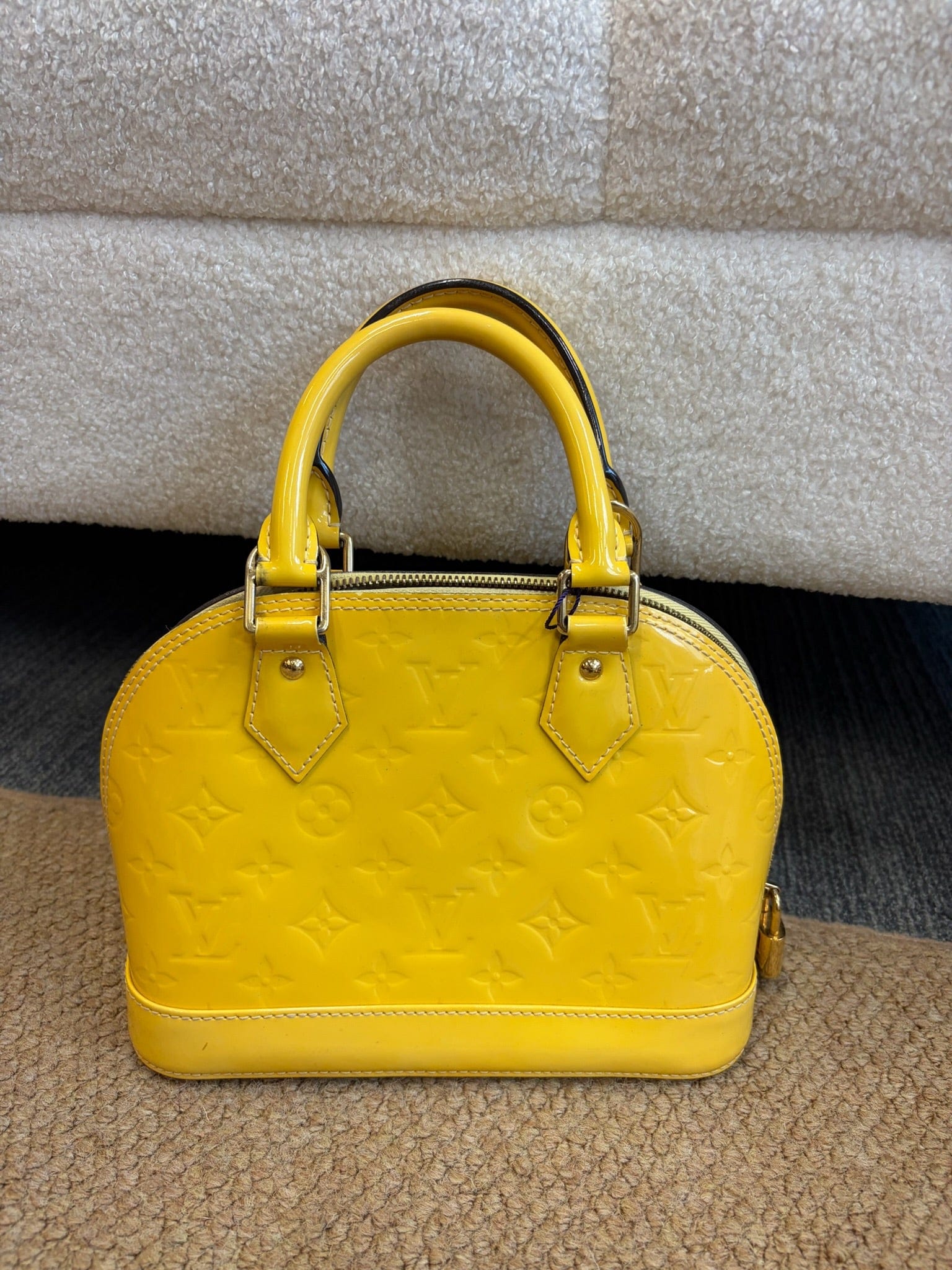 Luxury Promise Louis Vuitton Alma BB Yellow Patent Leather