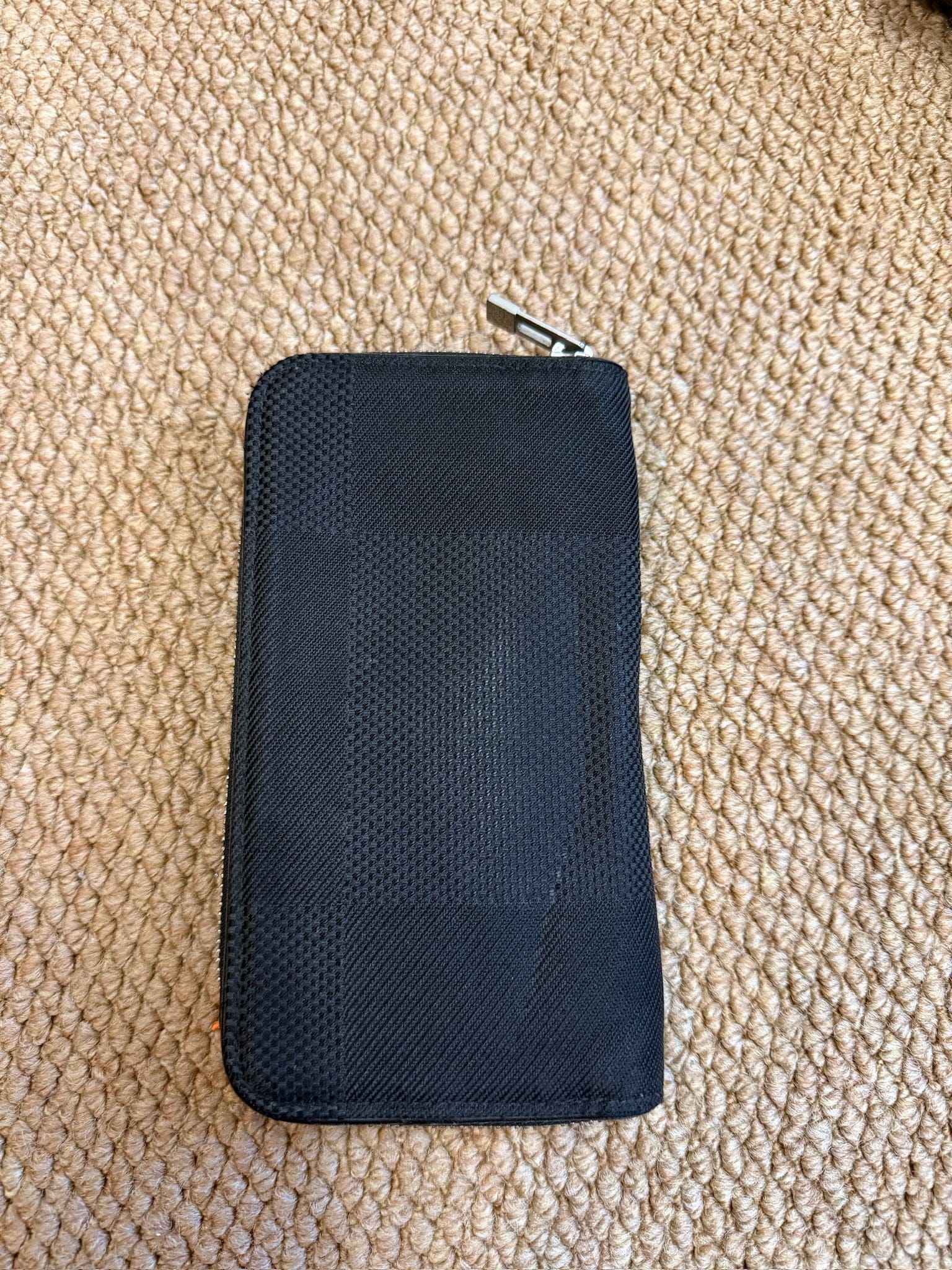 Luxury Promise Louis Vuitton Black Graphite Canvas Long Zip Wallet