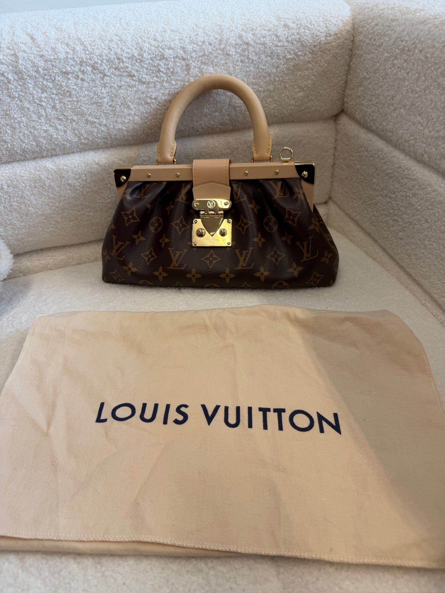 Luxury Promise Louis Vuitton Clutch Monogram in Coated Canvas with Gold-tone