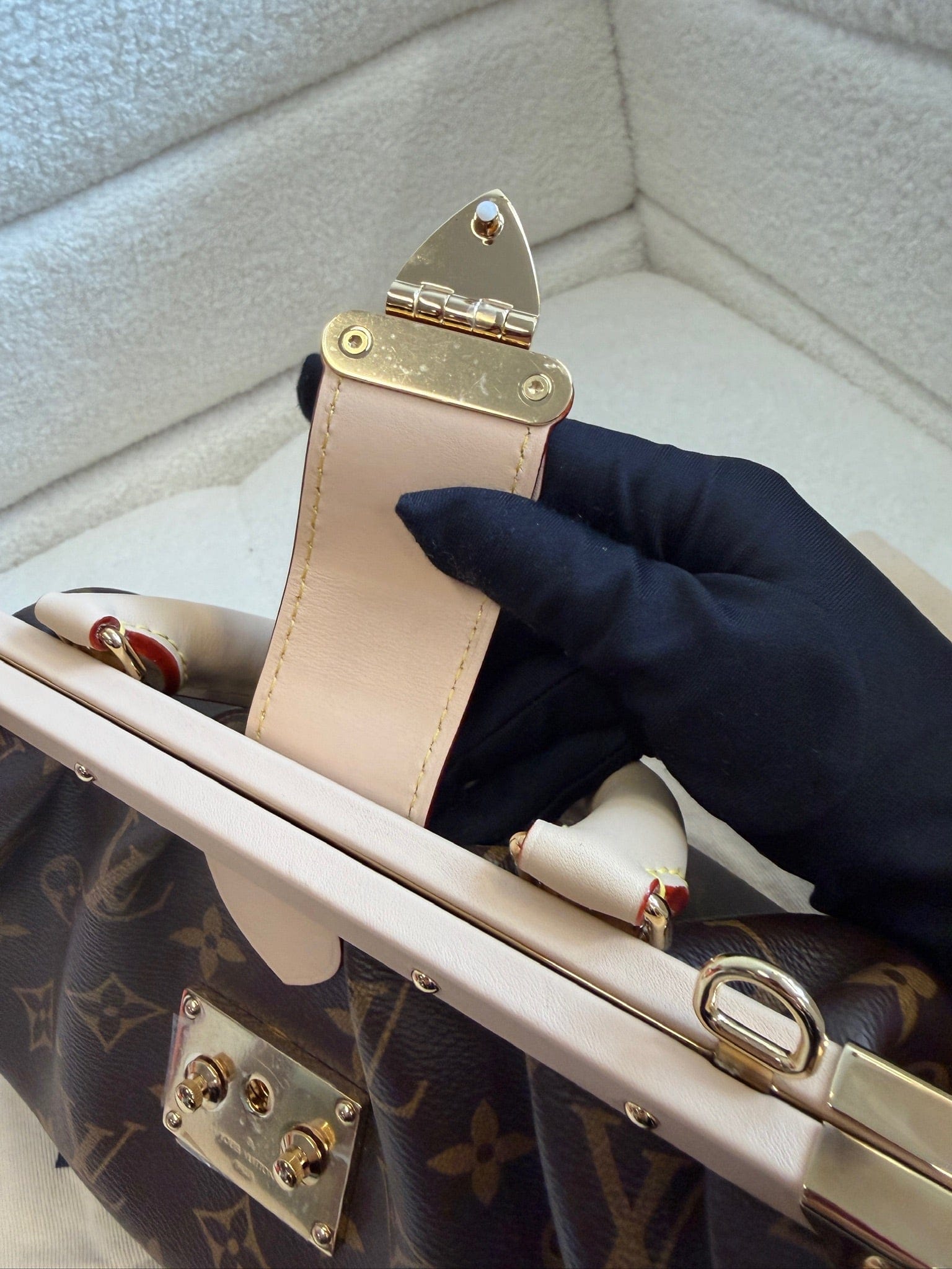 Luxury Promise Louis Vuitton Clutch Monogram in Coated Canvas with Gold-tone