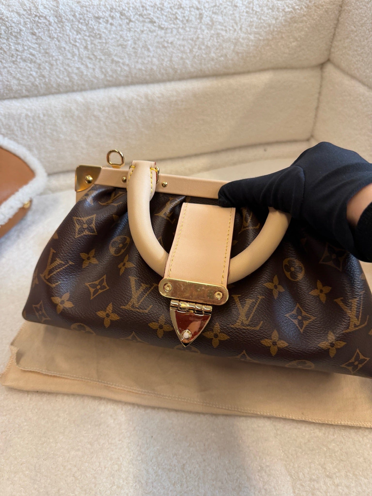 Luxury Promise Louis Vuitton Clutch Monogram in Coated Canvas with Gold-tone