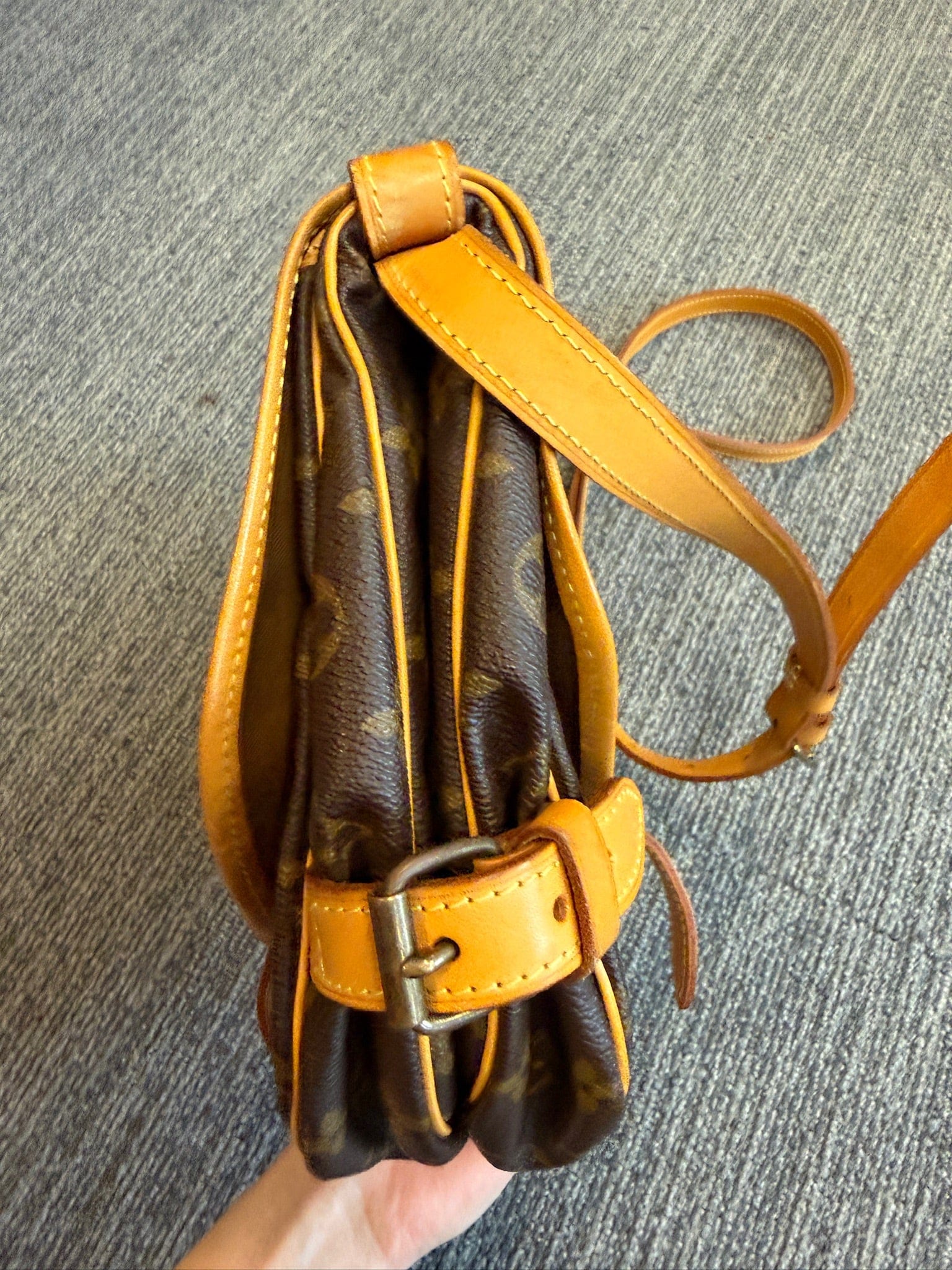 Luxury Promise Louis Vuitton Saumur Monogram Crossbody Bag -Small