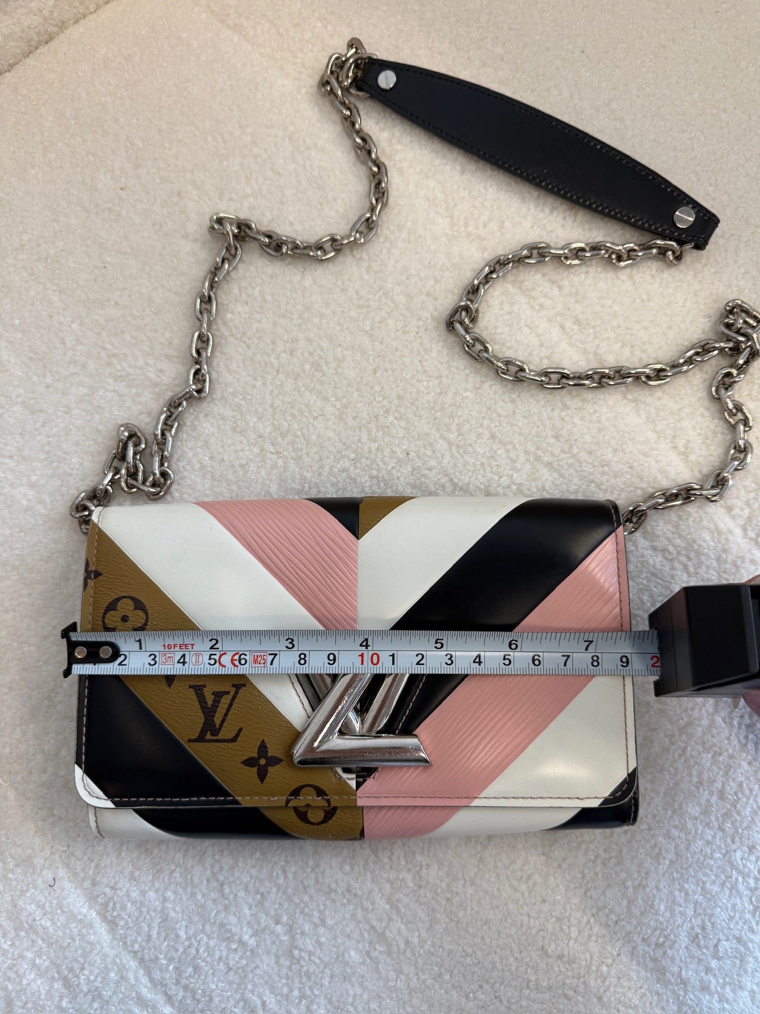 LUXURY PROMISE Louis Vuitton Twist PM Shoulder Bag