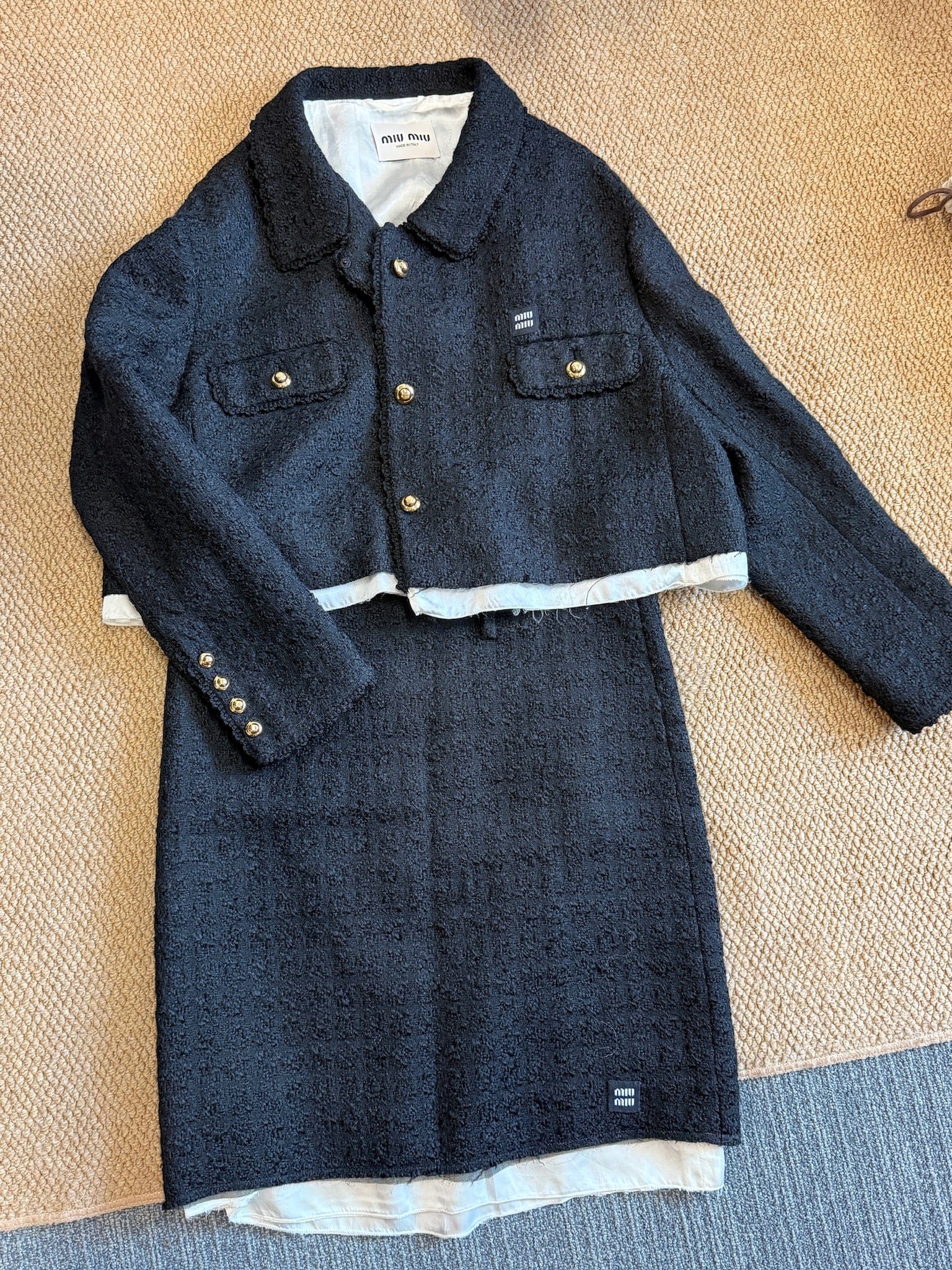 Luxury Promise Miu Miu Tweed Two-piece jacket and skirt set - Size 38