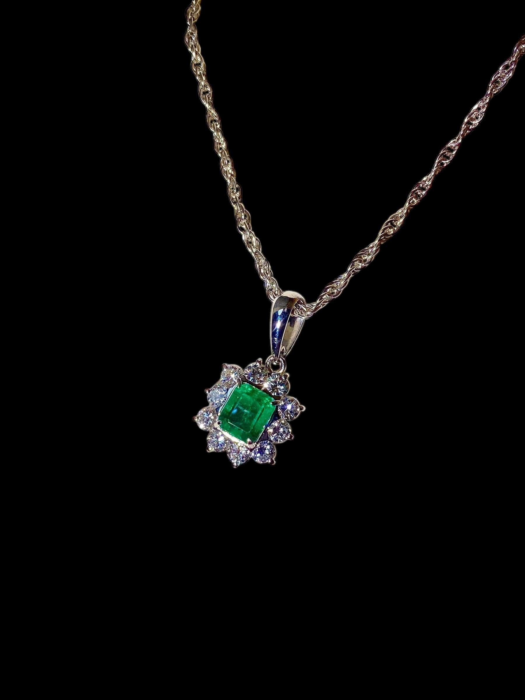 Luxury Promise 0.70ct "Muzo Green" Columbian Emerald & 0.59ct Diamond Necklace set in Platinum