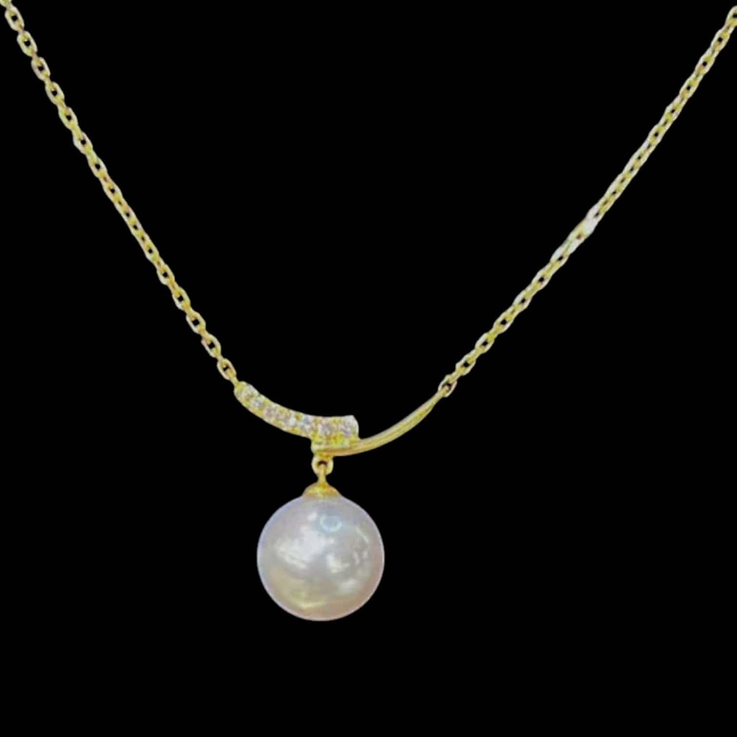Luxury Promise Akoya Pearl & 0.065ct Diamond Necklace set in 18K White Gold
