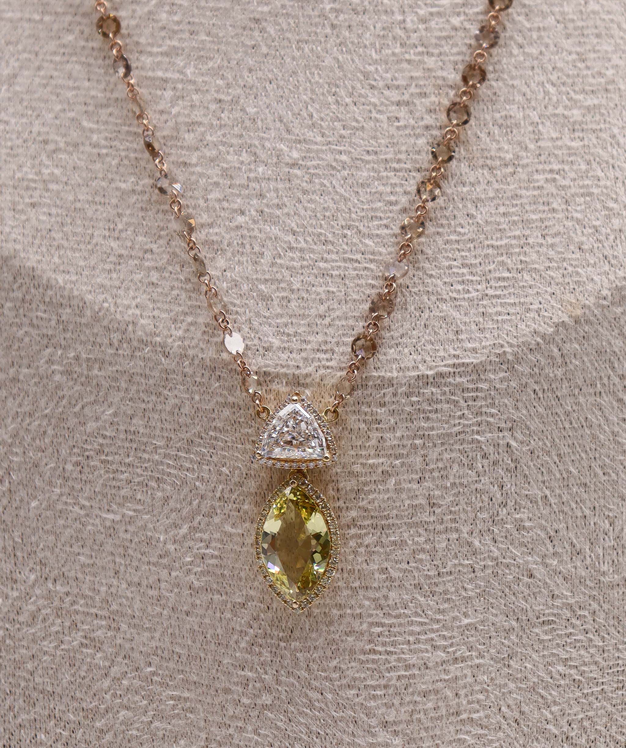 Luxury Promise NECKLACE GOLD WT 1.810 DIA WT 10.550 GEM WT 3.920 JR-NK61-A