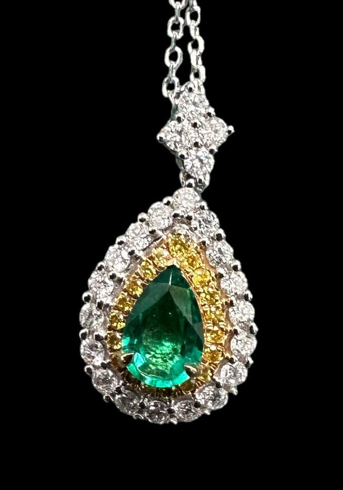 Luxury Promise Pear Shape Emerald Necklace surrounded with Yellow & White Diamonds