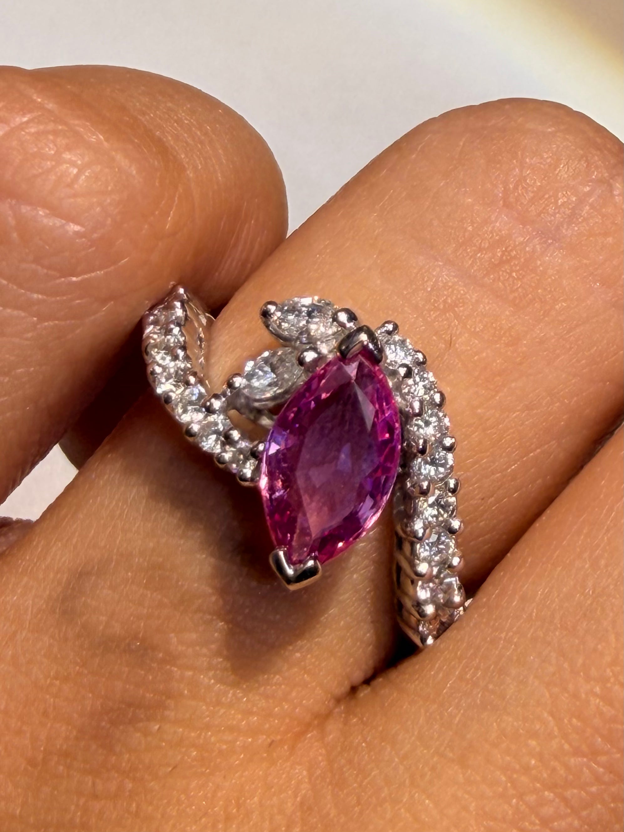 Luxury Promise Pink Sapphire Band in 18K / S1.31ct / D0.48ct (6us) 3205 JJC0509