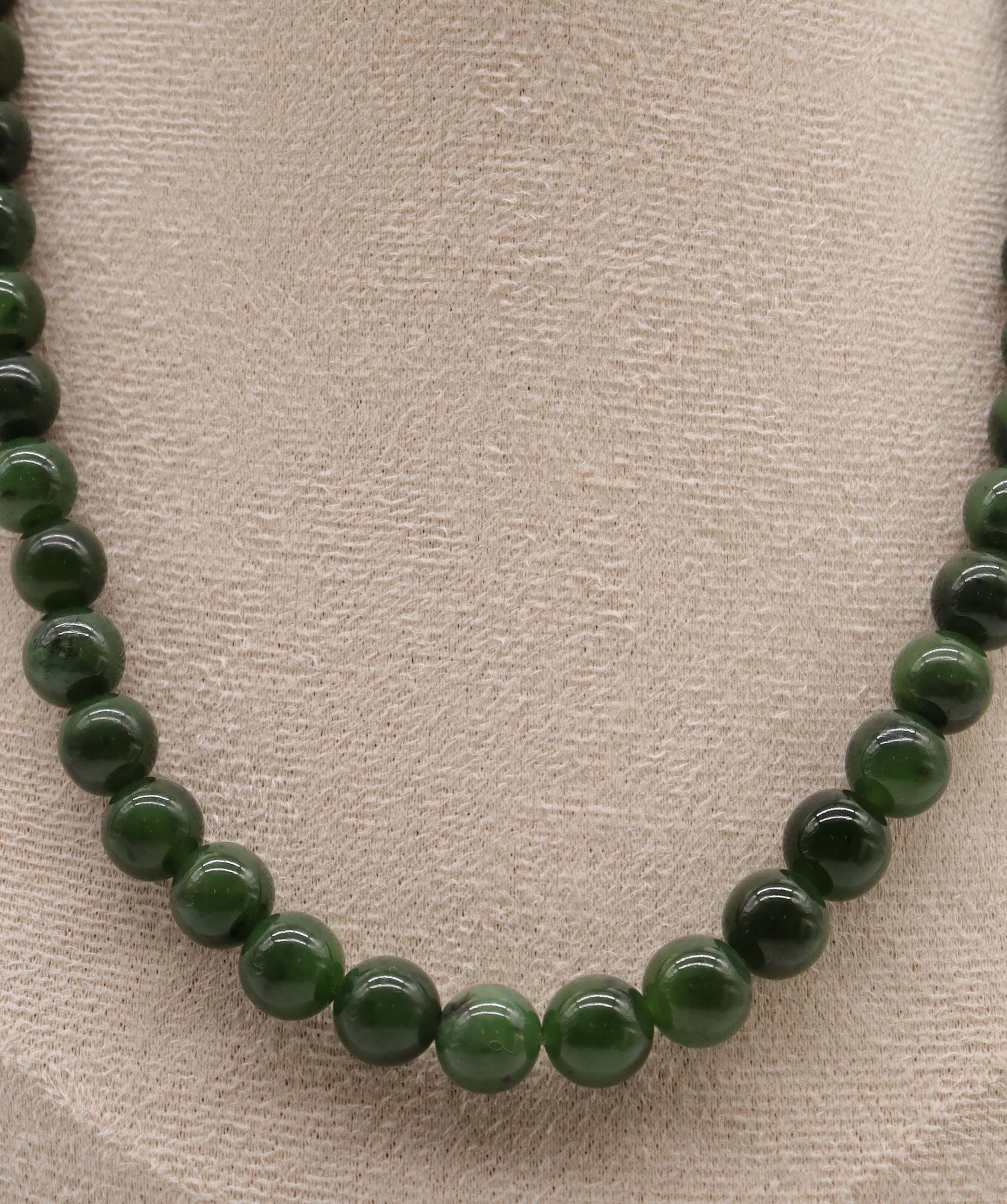Luxury Promise 240ct Natural Siberian Green Jade Necklace D8mm-9.4mm DXBCS2225