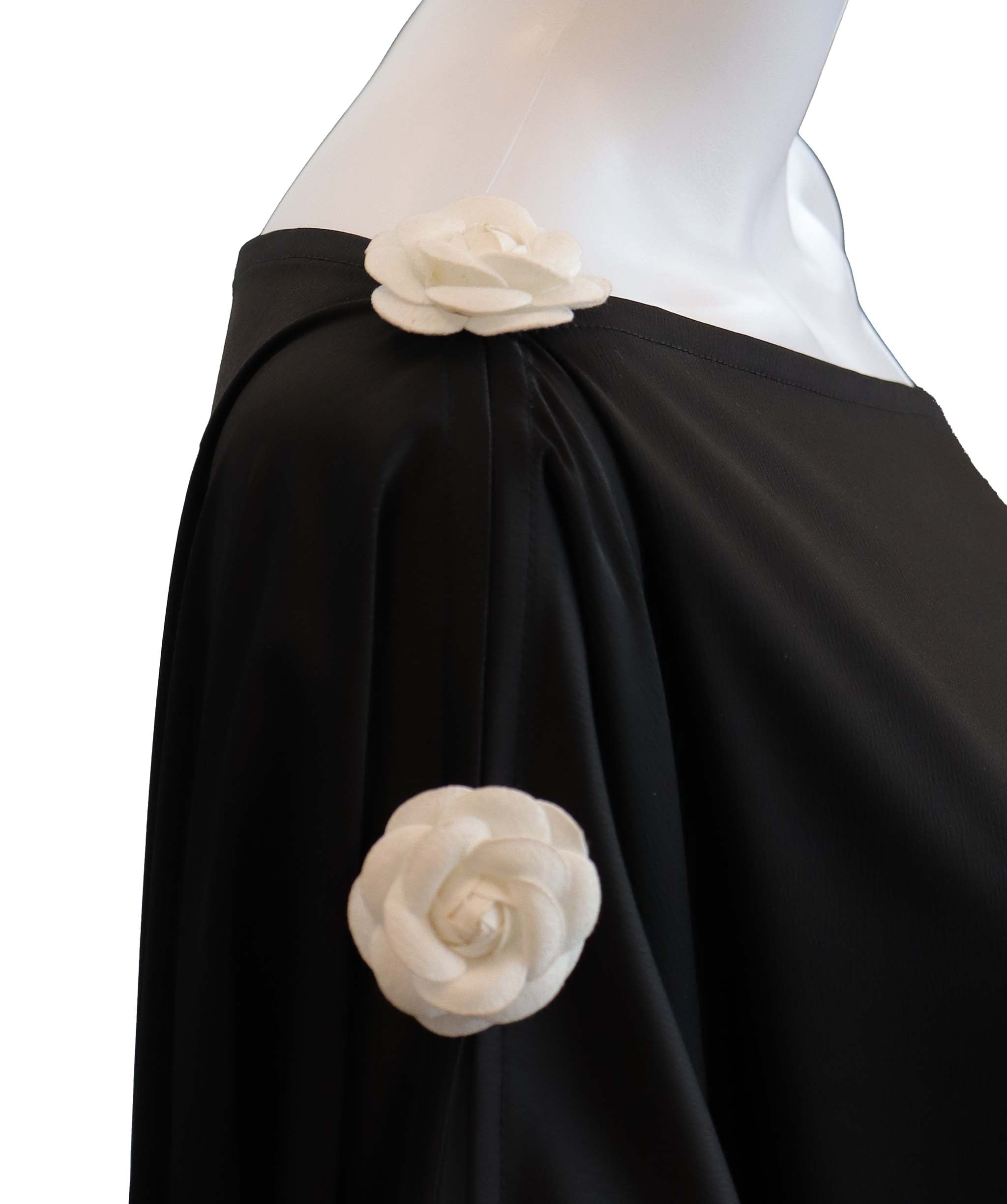 Luxury Promise Black kaftan with white flowers TP021