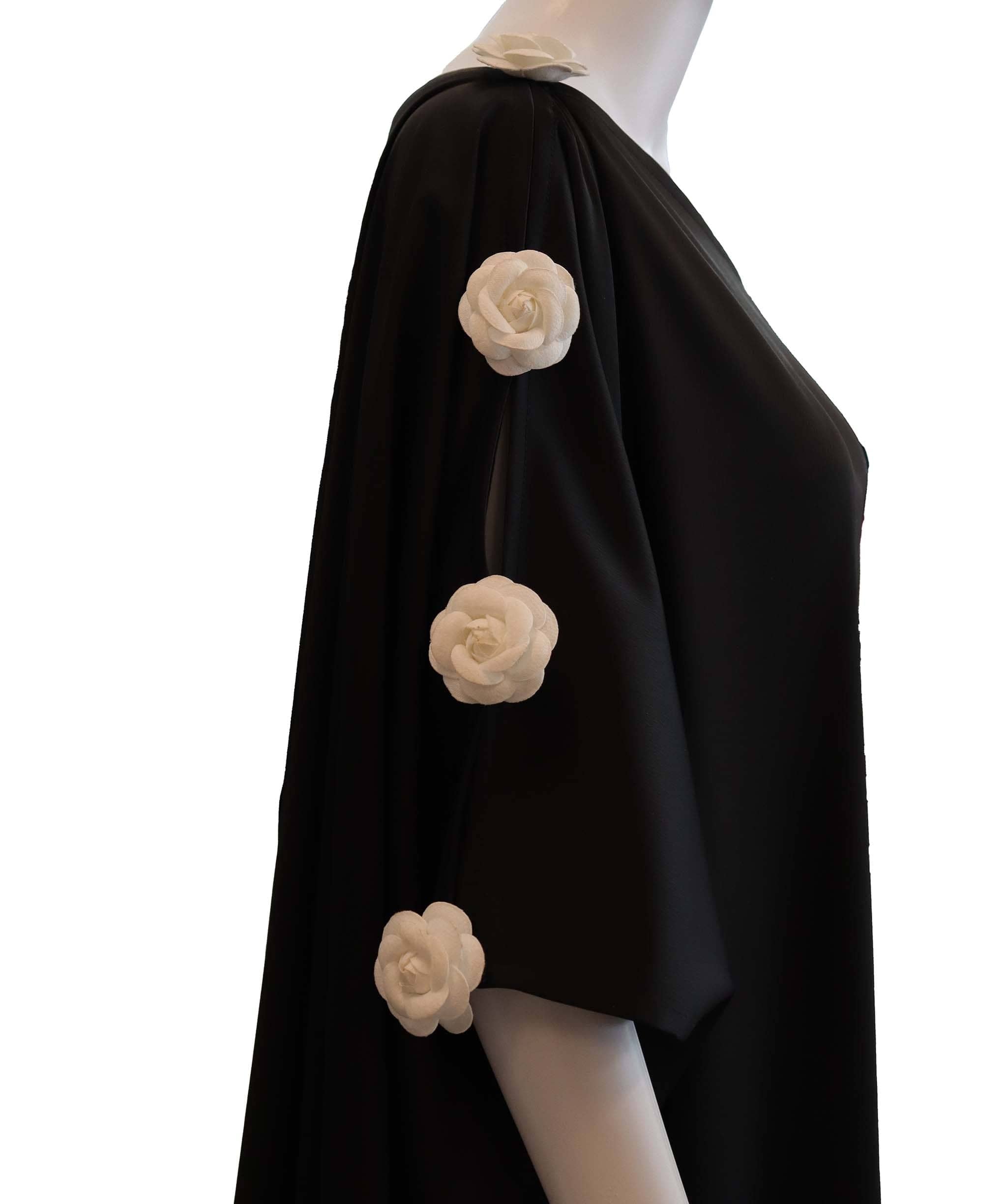 Luxury Promise Black kaftan with white flowers TP021