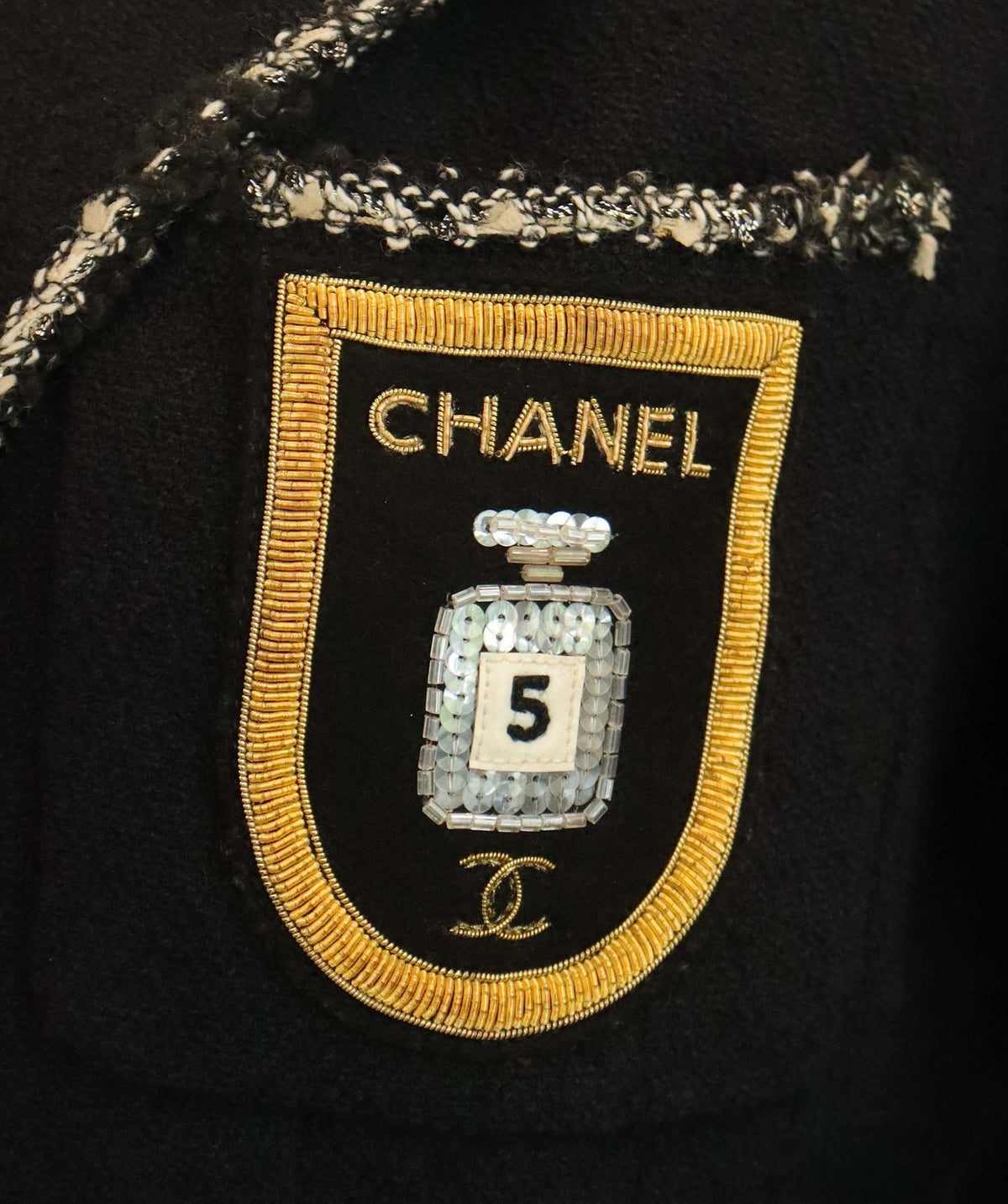 Luxury Promise CHANEL NAVY DWP JACKET 38 DXBS6648
