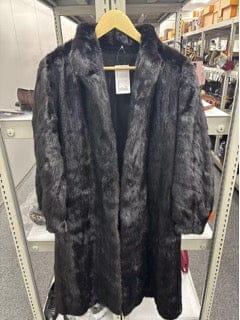 Luxury Promise Long mink coat in black 9926B100033