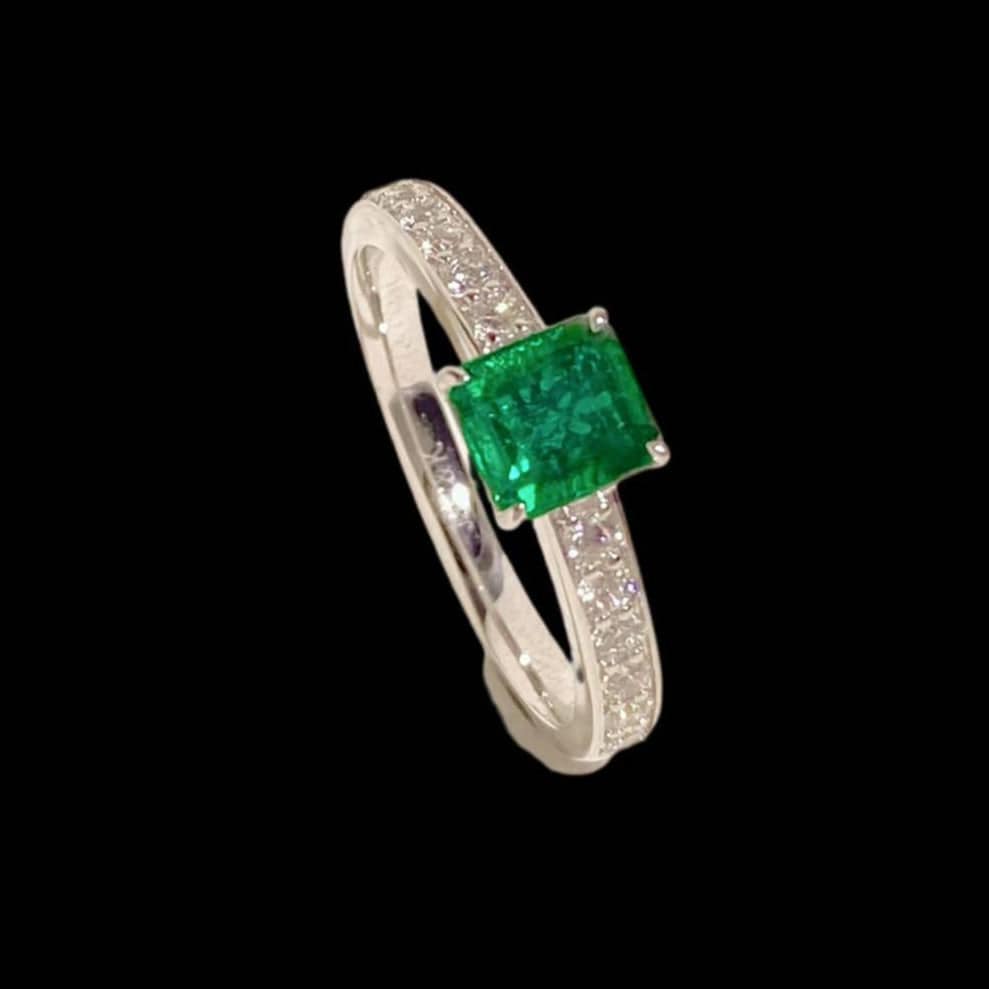 Luxury Promise 0.69ct "Muzo Green" Emerald & 0.31ct Diamond Ring set in 18K White Gold