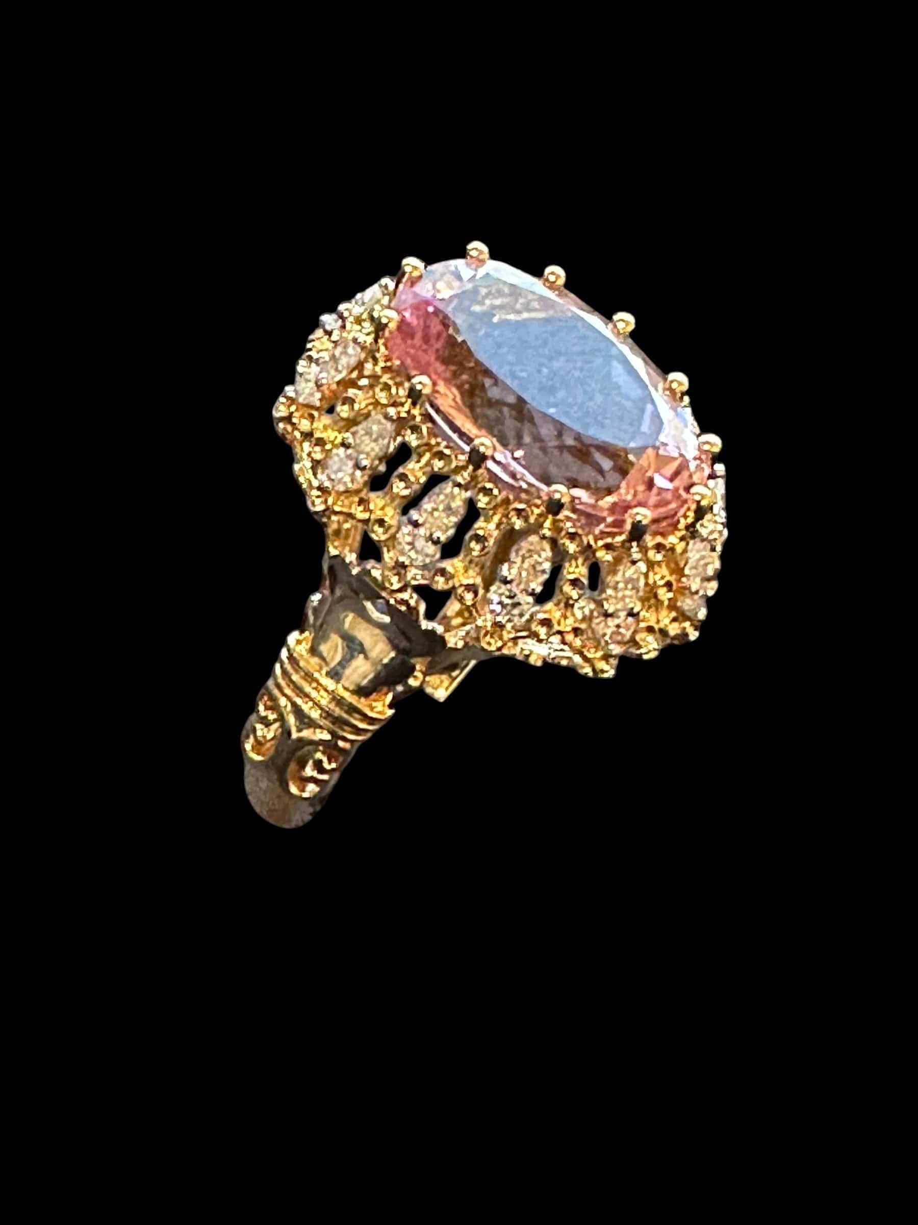 Luxury Promise 5.98ct Natural Exceptional Cherry Blossom Colour Morganite & 0.455ct Diamond Ring set in 18K Gold