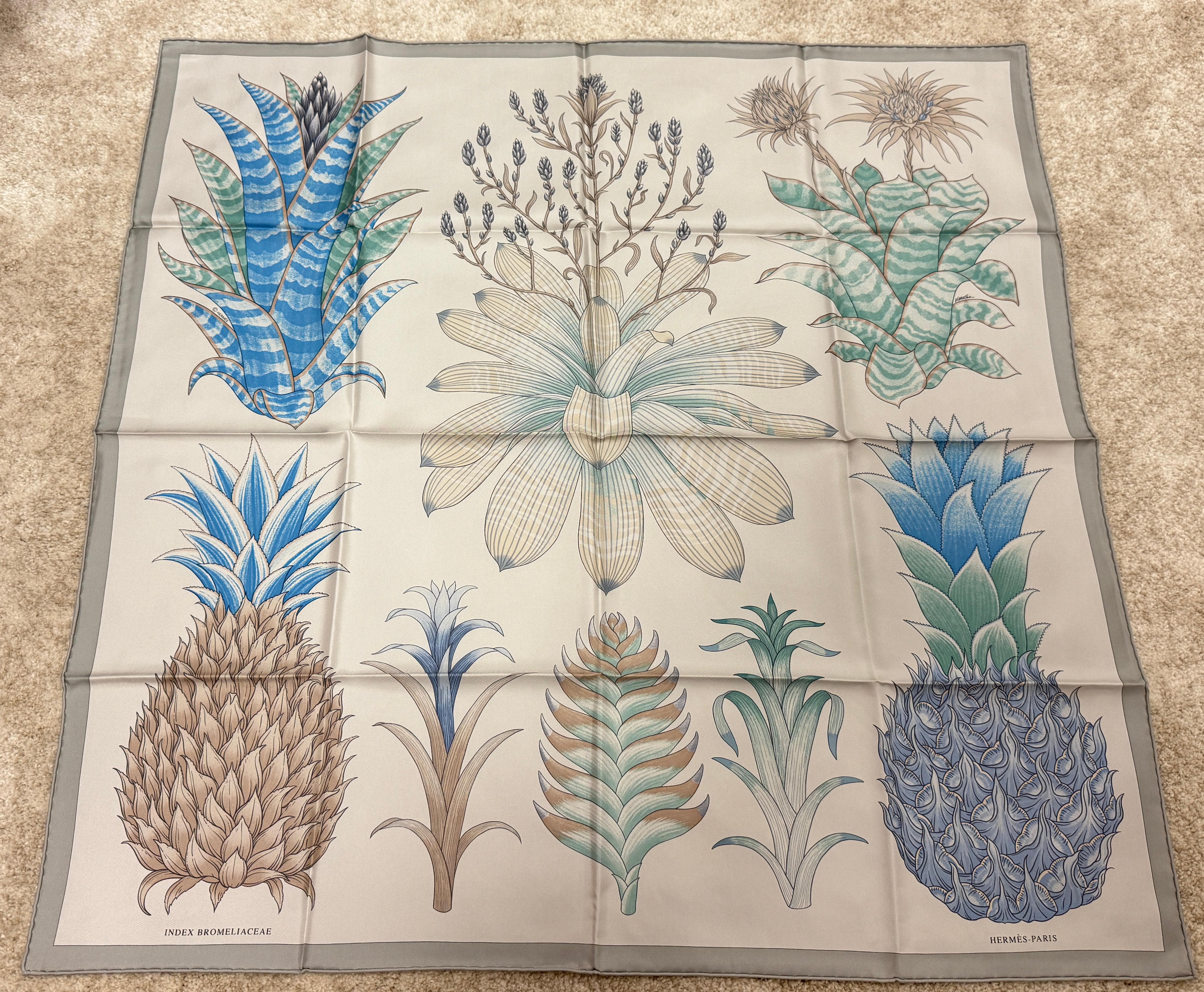 LUXURY PROMISE *HK LOCATED*HERMÈS INDEX BROMELIACEAE SILK SCARF 90 Gris en Soie
